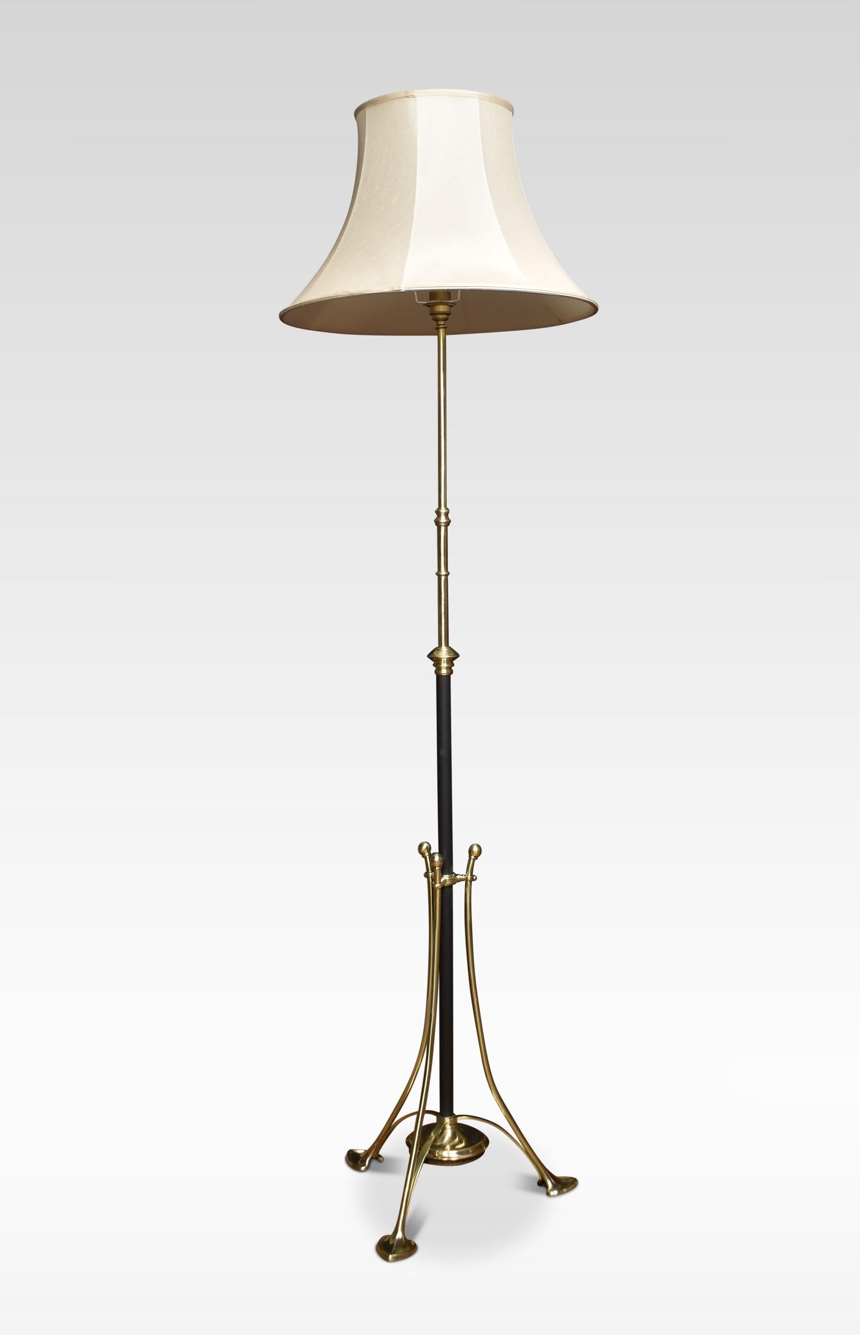 Art Nouveau brass standard lamp, the circular adjustable brass column raised up on outswept sinuous supports, terminating on leaf-like feet.
Dimensions
Height 59 Inches adjustable to 74.5 Inches
Width 17.5 Inches
Depth of 17.5 Inches.
