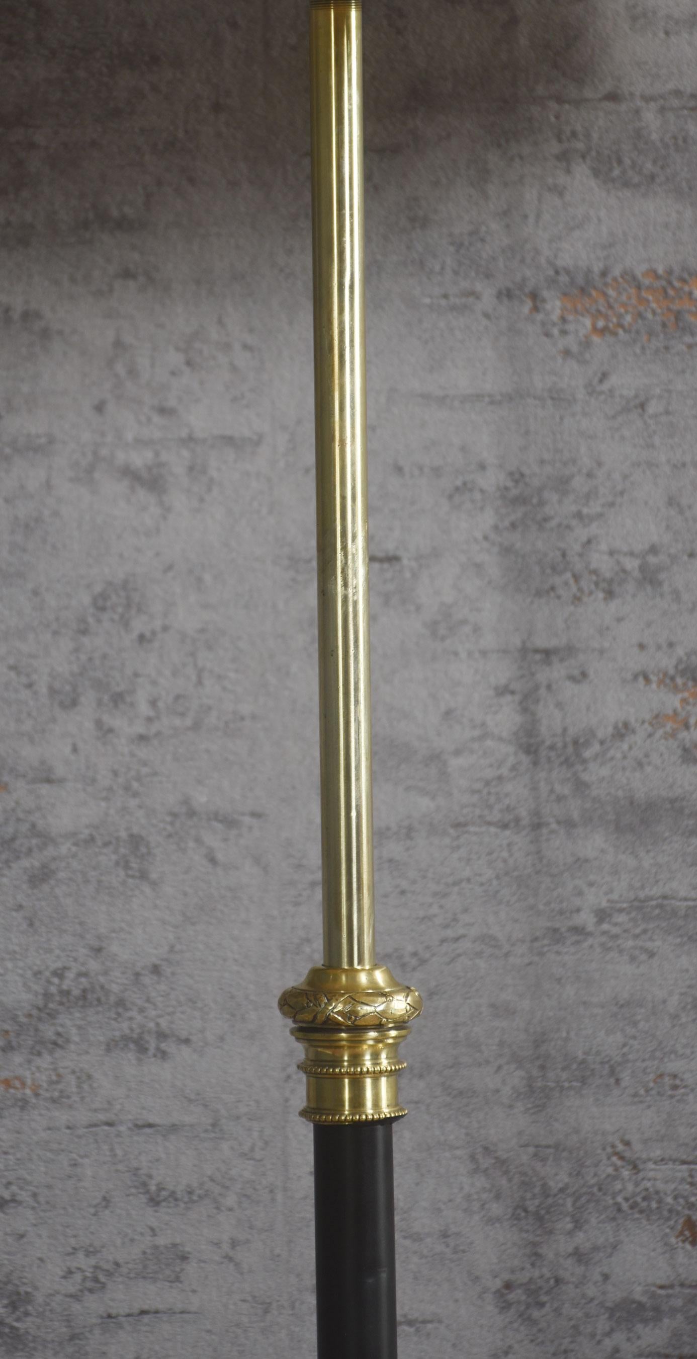 Britannique Lampe standard en laiton Art Nouveau en vente