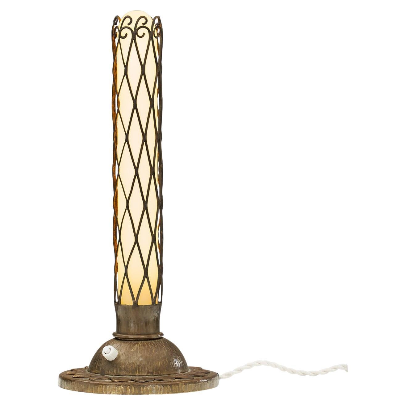Art Nouveau Brass Table Lamp, Europe 1900s en vente
