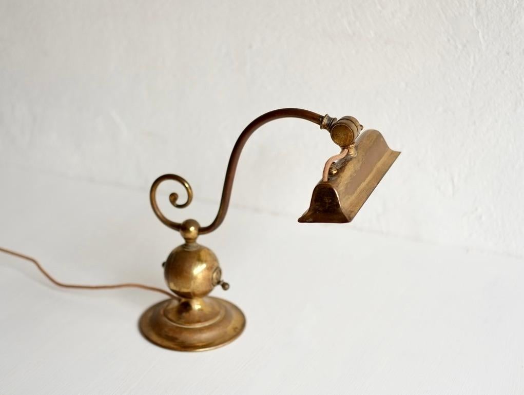 Jugendstil-Messing-Tischlampe (Art nouveau)