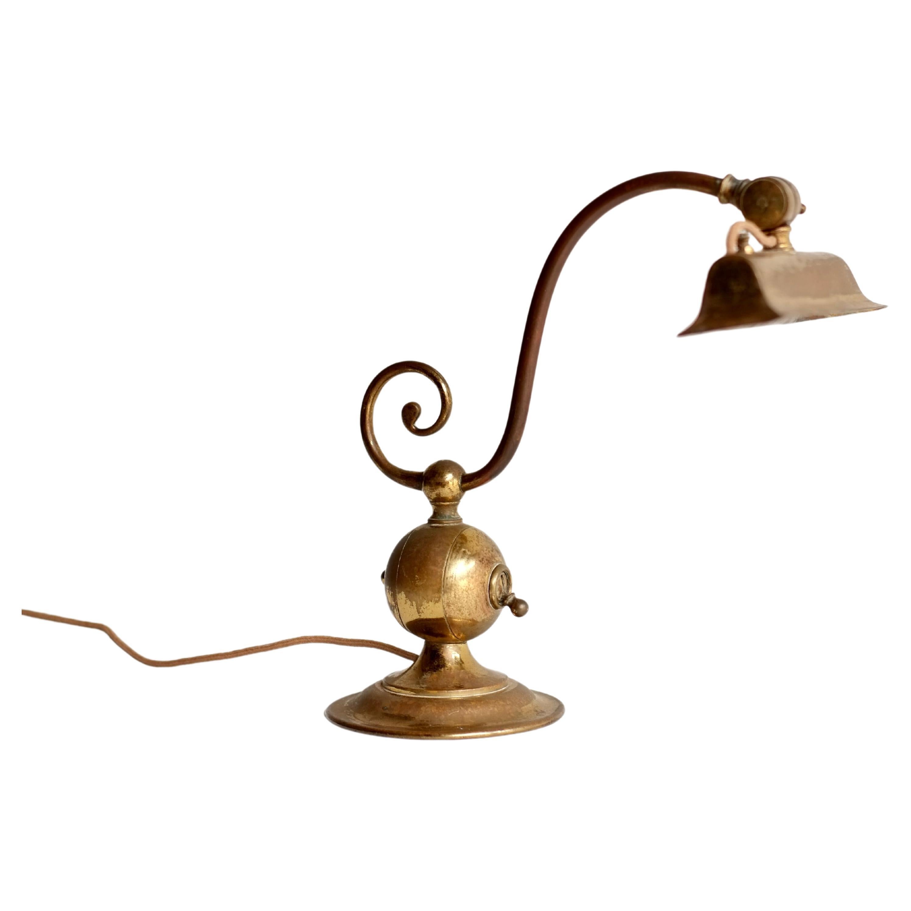 Jugendstil-Messing-Tischlampe