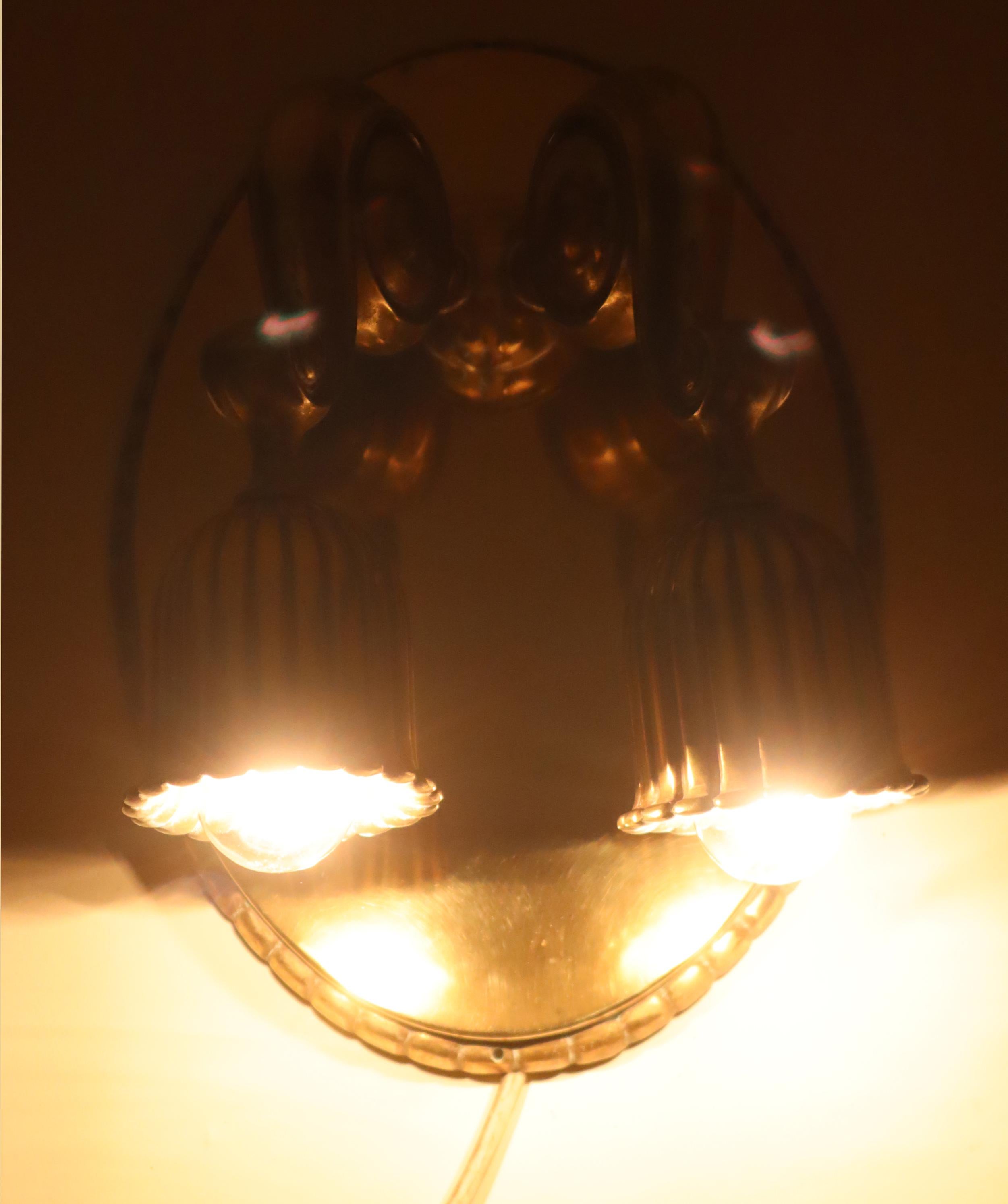 Art Nouveau Brass Wall Lamp in Bellflower shape Attributed to Dagobert Peche For Sale 11