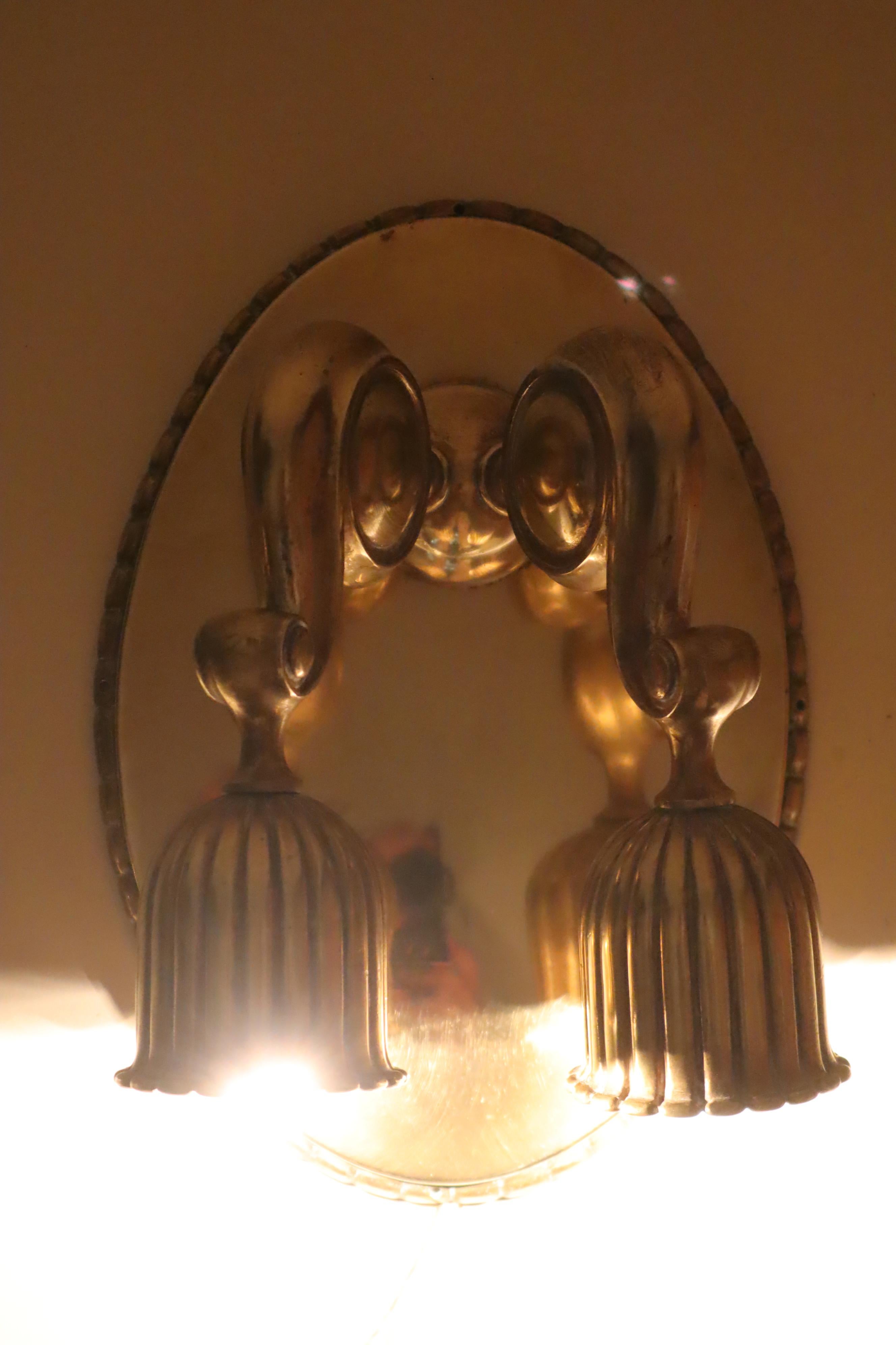 Art Nouveau Brass Wall Lamp in Bellflower shape Attributed to Dagobert Peche For Sale 12