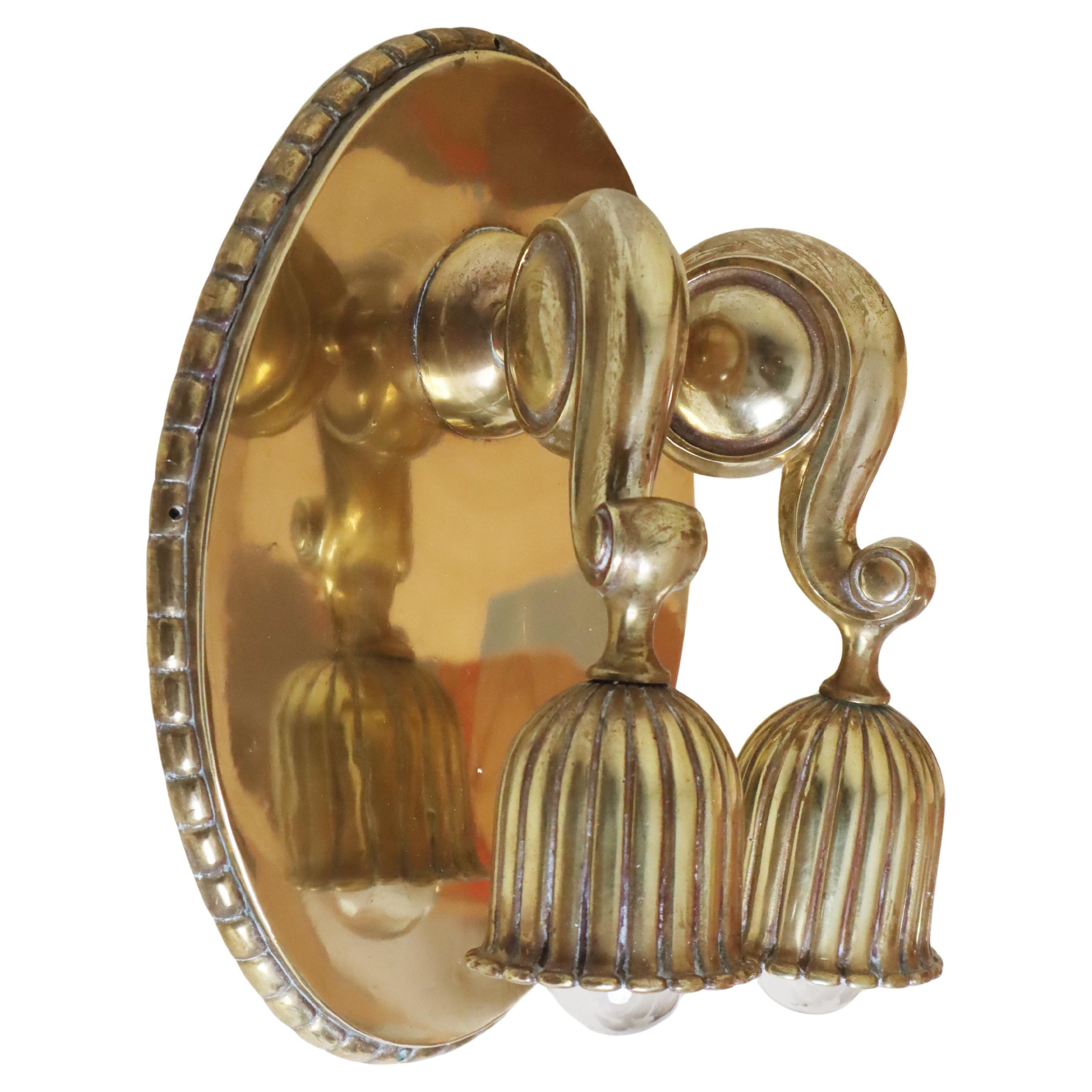 Austrian Art Nouveau Brass Wall Lamp in Bellflower shape Attributed to Dagobert Peche For Sale