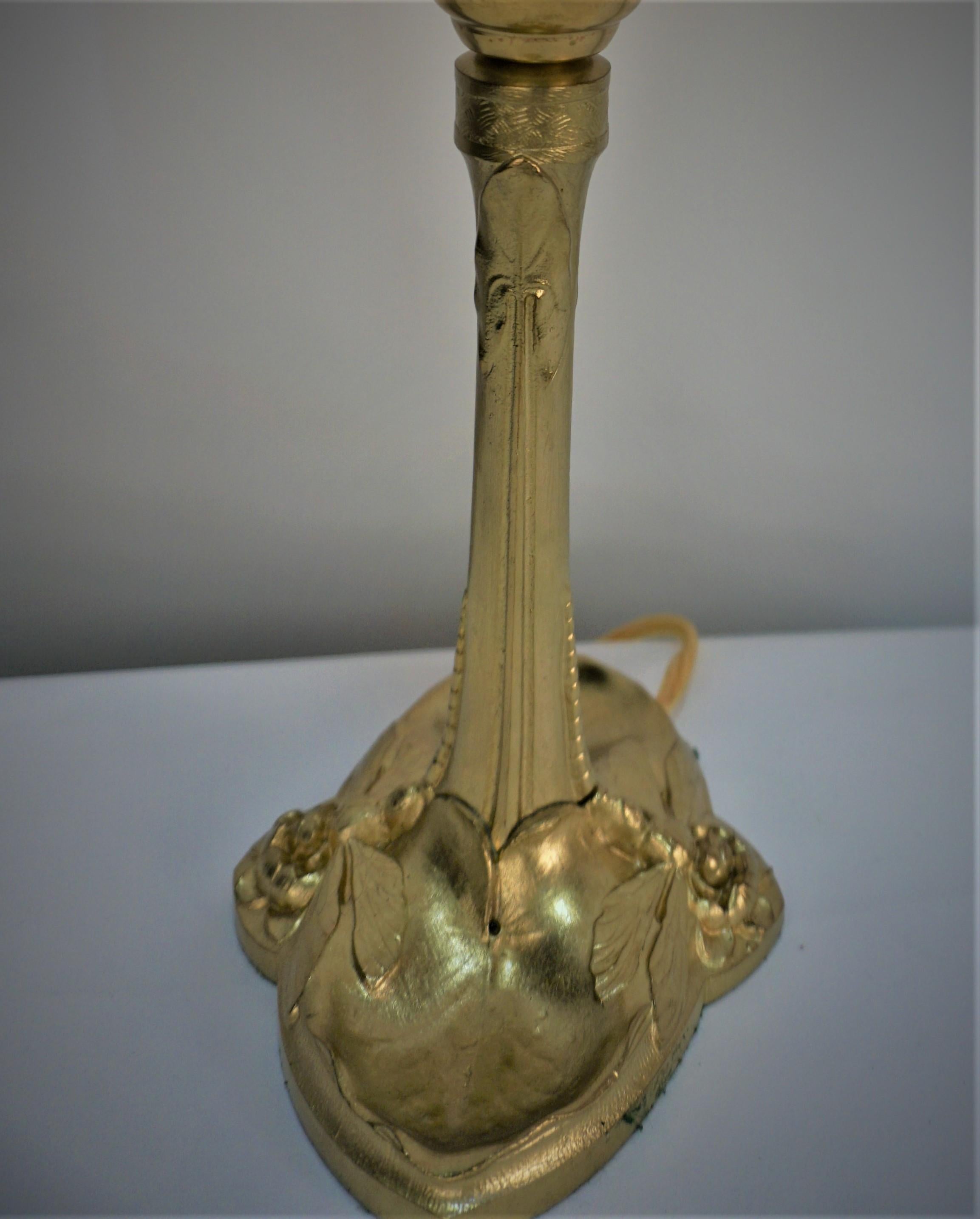 Art Nouveau Bronze & Art Glass Sade Table Lamp For Sale 1
