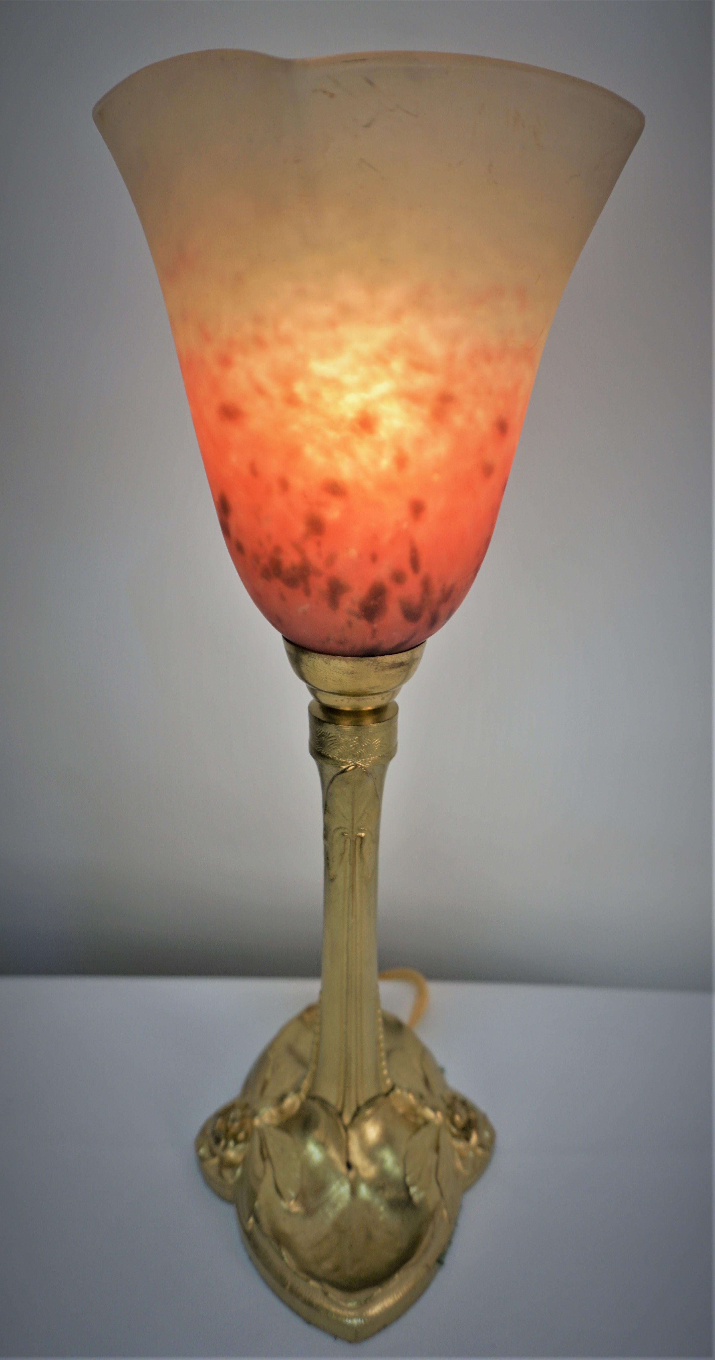 Art Nouveau Bronze & Art Glass Sade Table Lamp For Sale 4