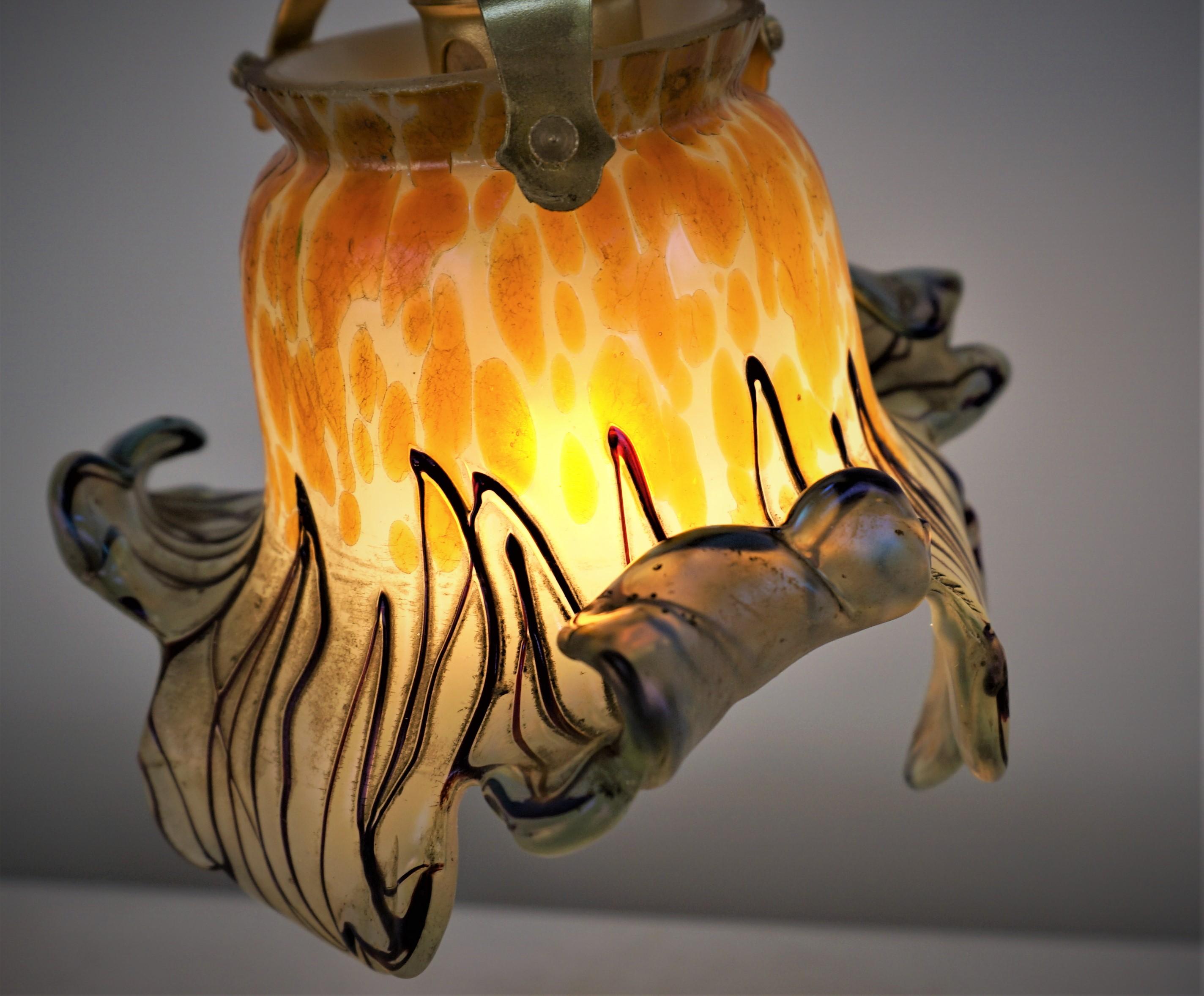Art Nouveau Bronze Art Glass Shade Table Lamp For Sale 2