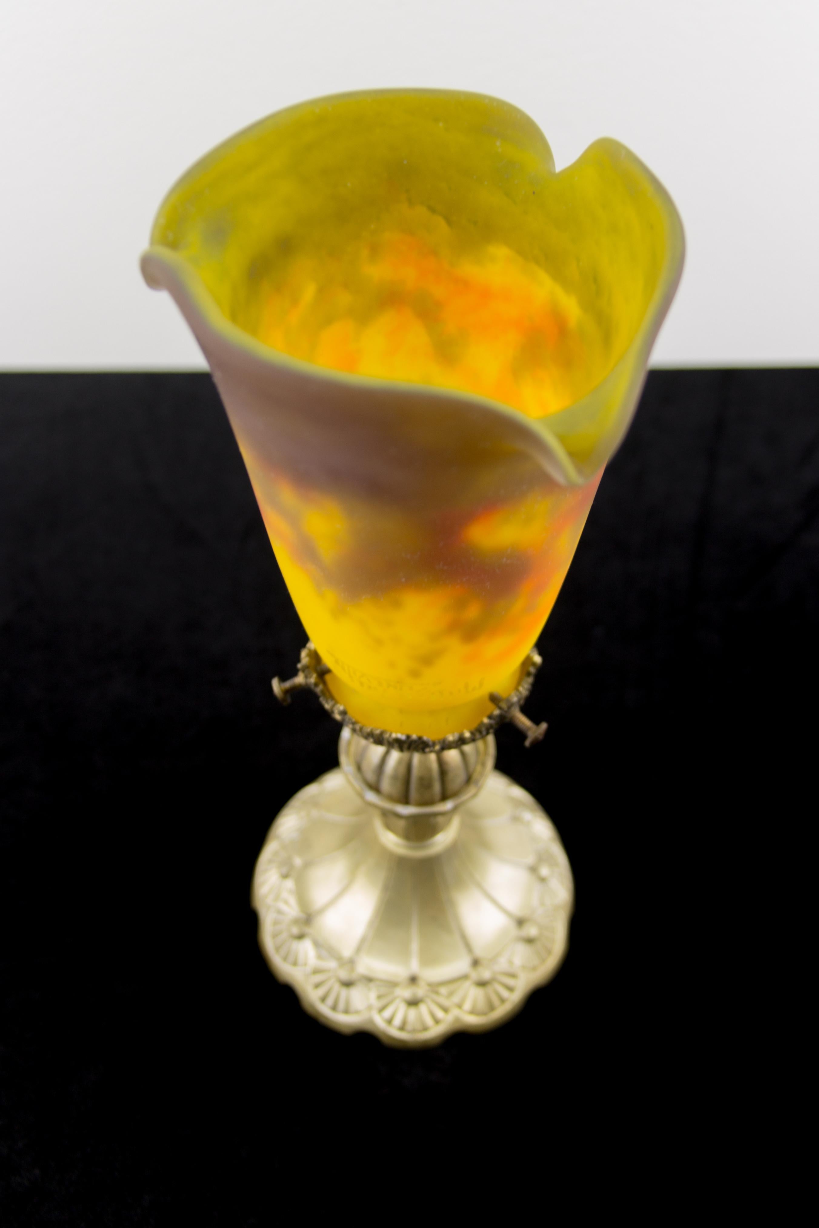 Plafonnier Art Nouveau en bronze:: laiton et verre par Muller Frères Luneville 6