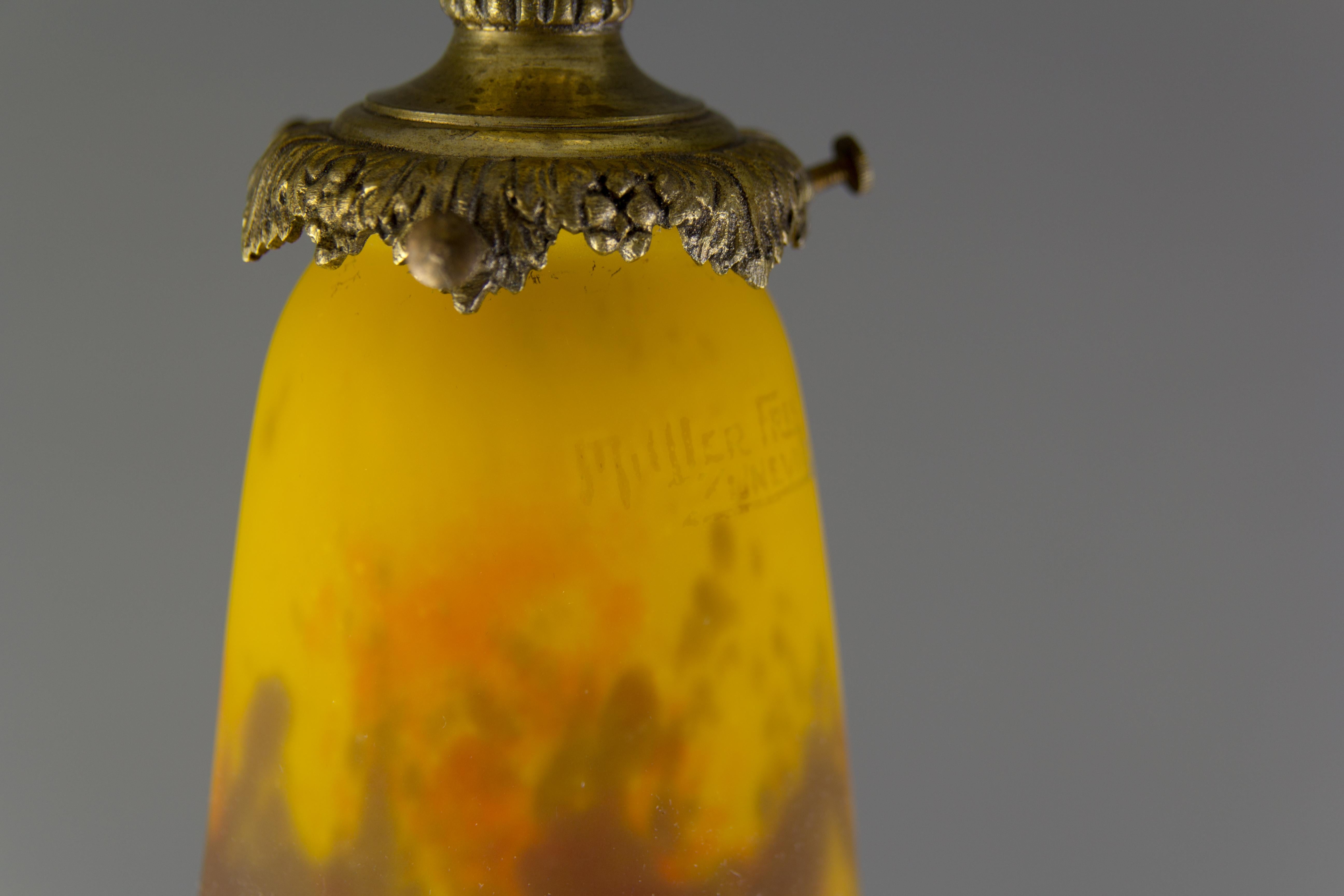 Début du 20ème siècle Plafonnier Art Nouveau en bronze:: laiton et verre par Muller Frères Luneville