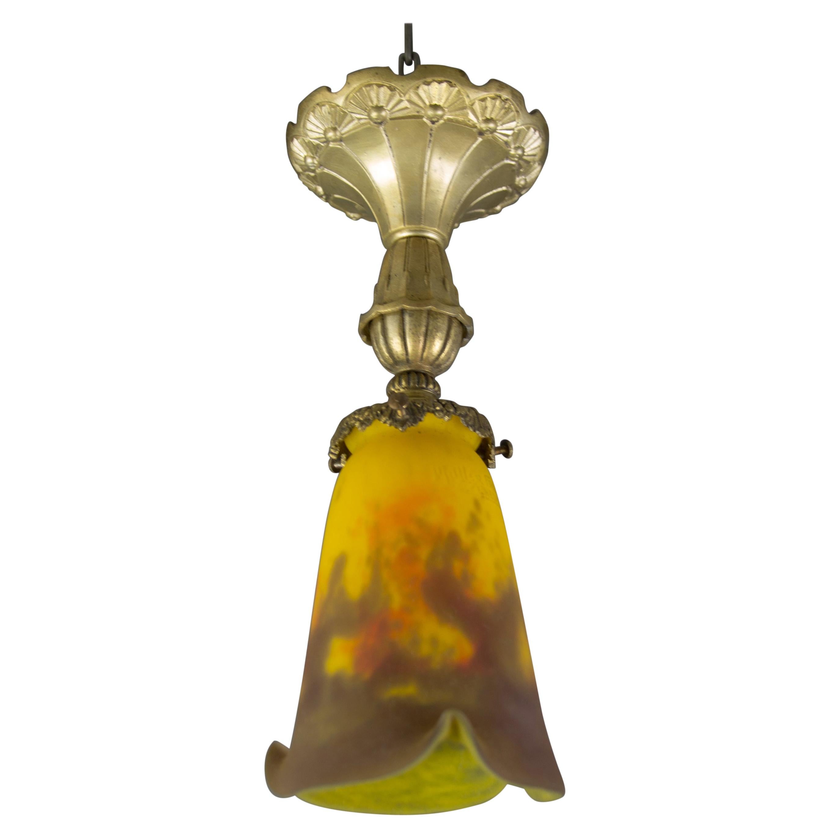 Plafonnier Art Nouveau en bronze:: laiton et verre par Muller Frères Luneville