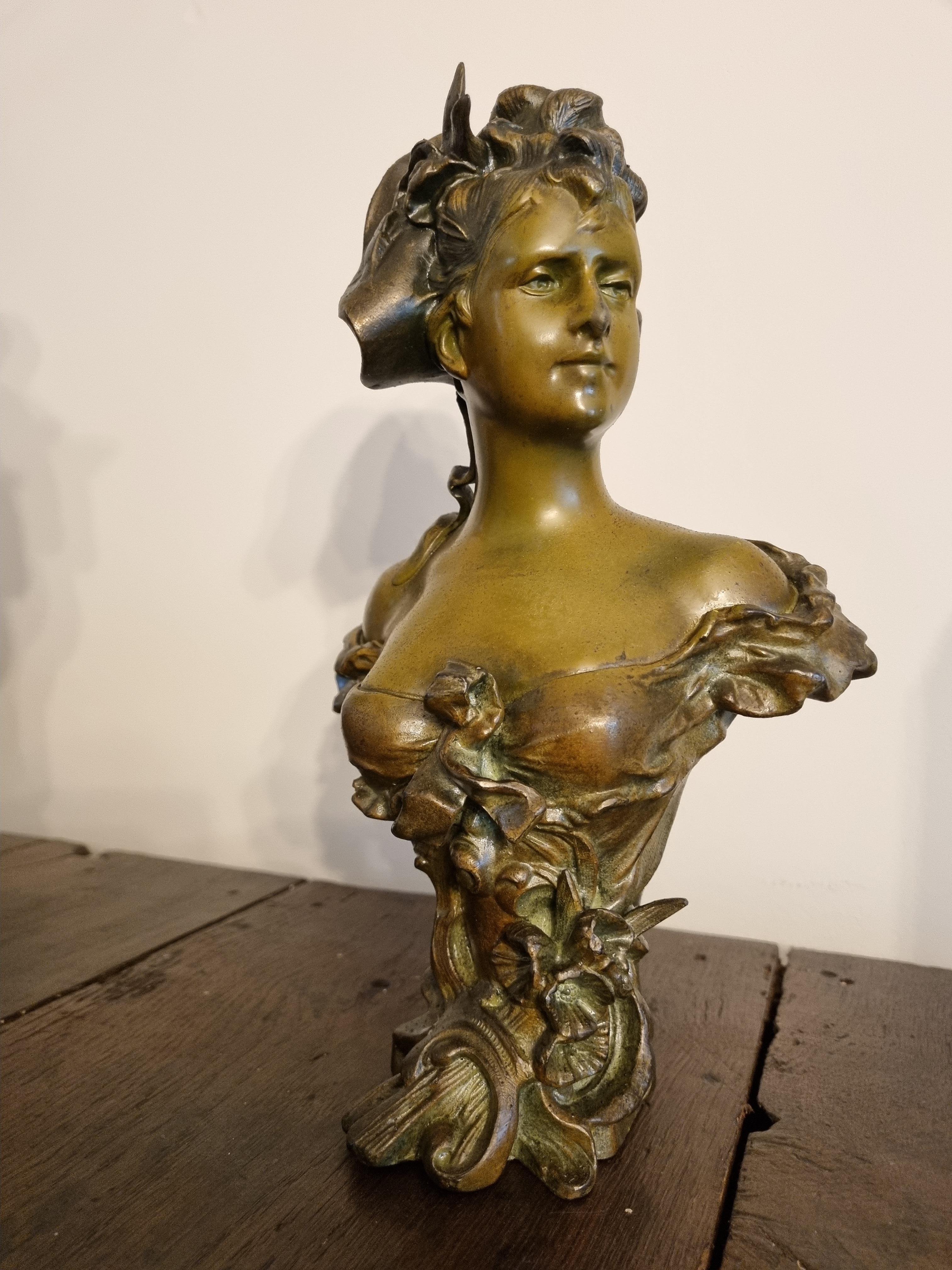 Art Nouveau bronze bust , circa 1900 

Alfred Jean Foretay, 1861-1944, 

A renowned artist of the late 19th and early 20th century . 

A beautifully detailed cold-painted white bronze bust of an Art Nouveau lady.

This sculpture showcases Foretay's