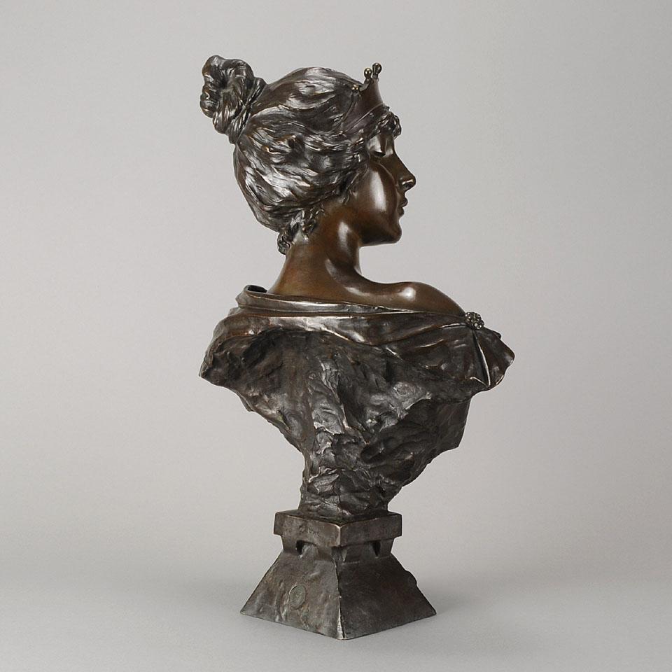 Français Buste en bronze Art Nouveau « Lucirece » de E Villanis en vente
