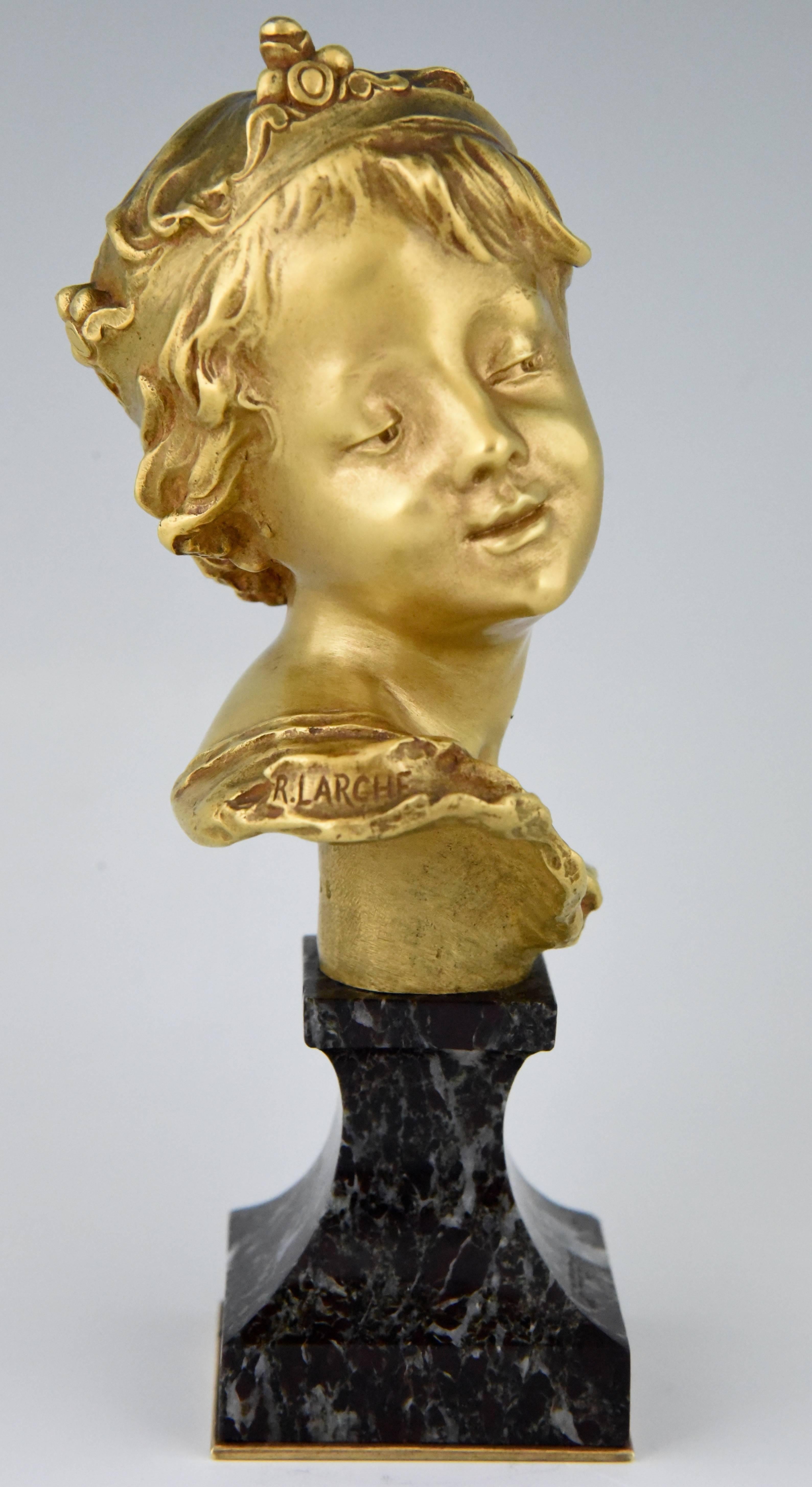 Doré Buste en bronze Art Nouveau d'un garçon Petit Roi François Raoul Larche:: France:: 1900