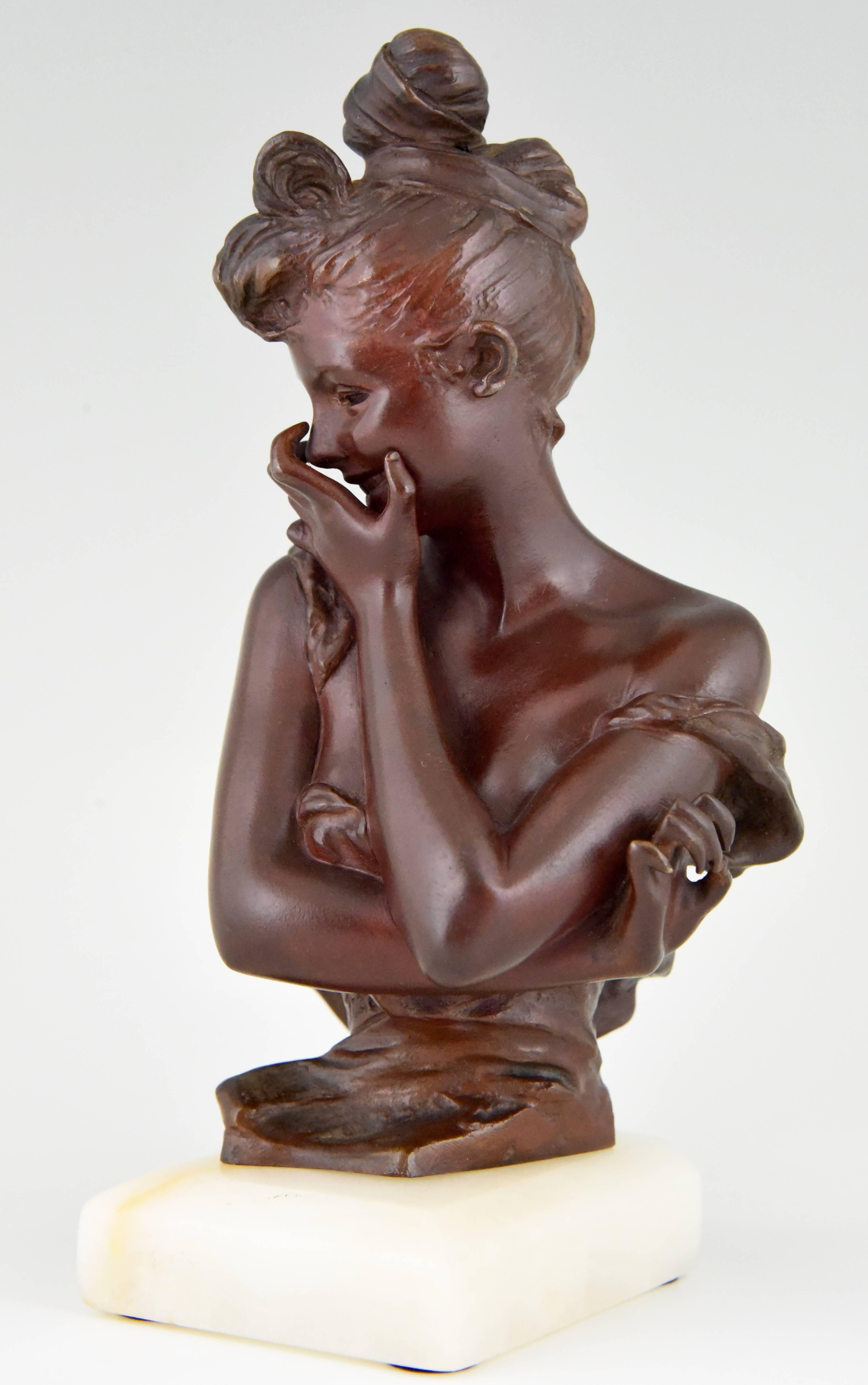 French Art Nouveau Bronze Bust of a Shy Lady by Georges van der Straeten, France, 1900