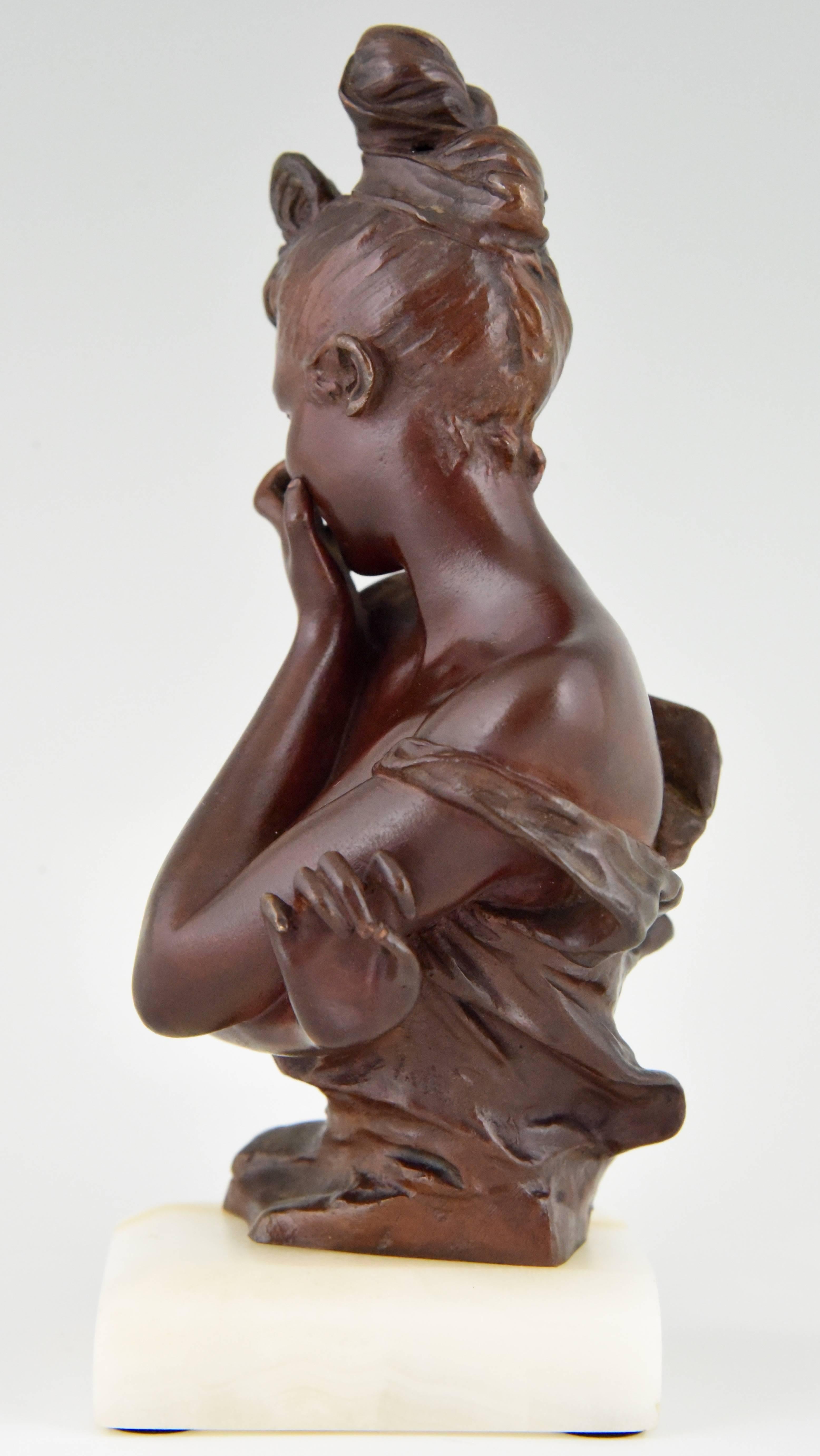Patinated Art Nouveau Bronze Bust of a Shy Lady by Georges van der Straeten, France, 1900