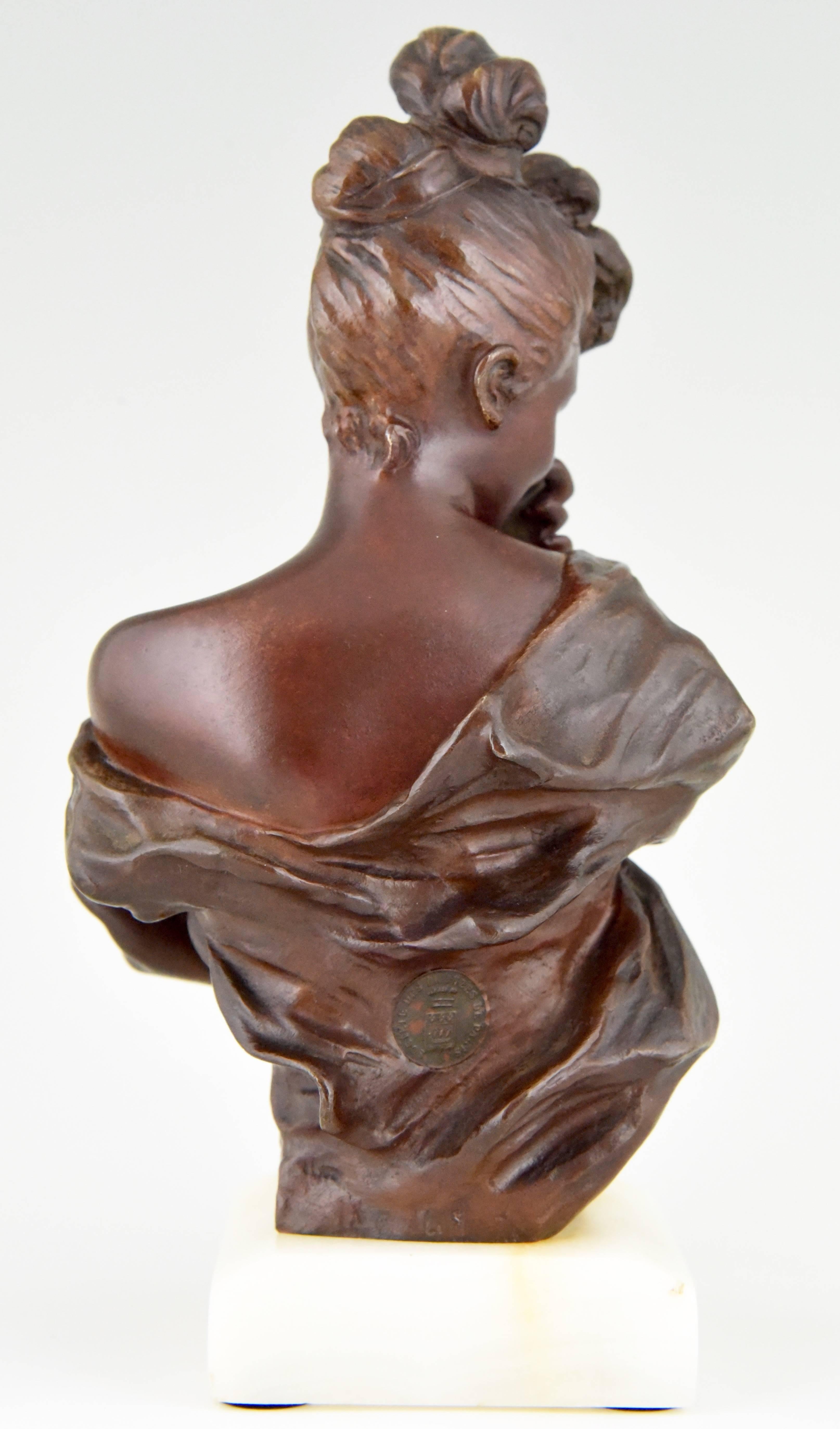 Jugendstil-Bronzebüste einer schüchternen Dame von Georges van der Straeten:: Frankreich:: 1900 (Patiniert)