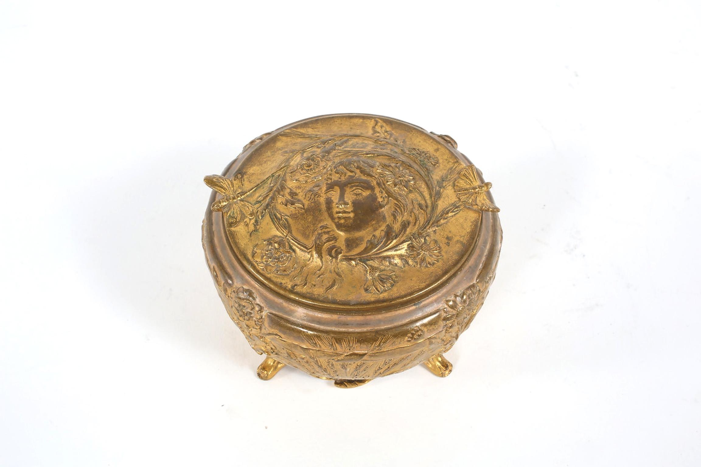 Art Nouveau Bronze Covered Decorative Box In Good Condition In Tarry Town, NY