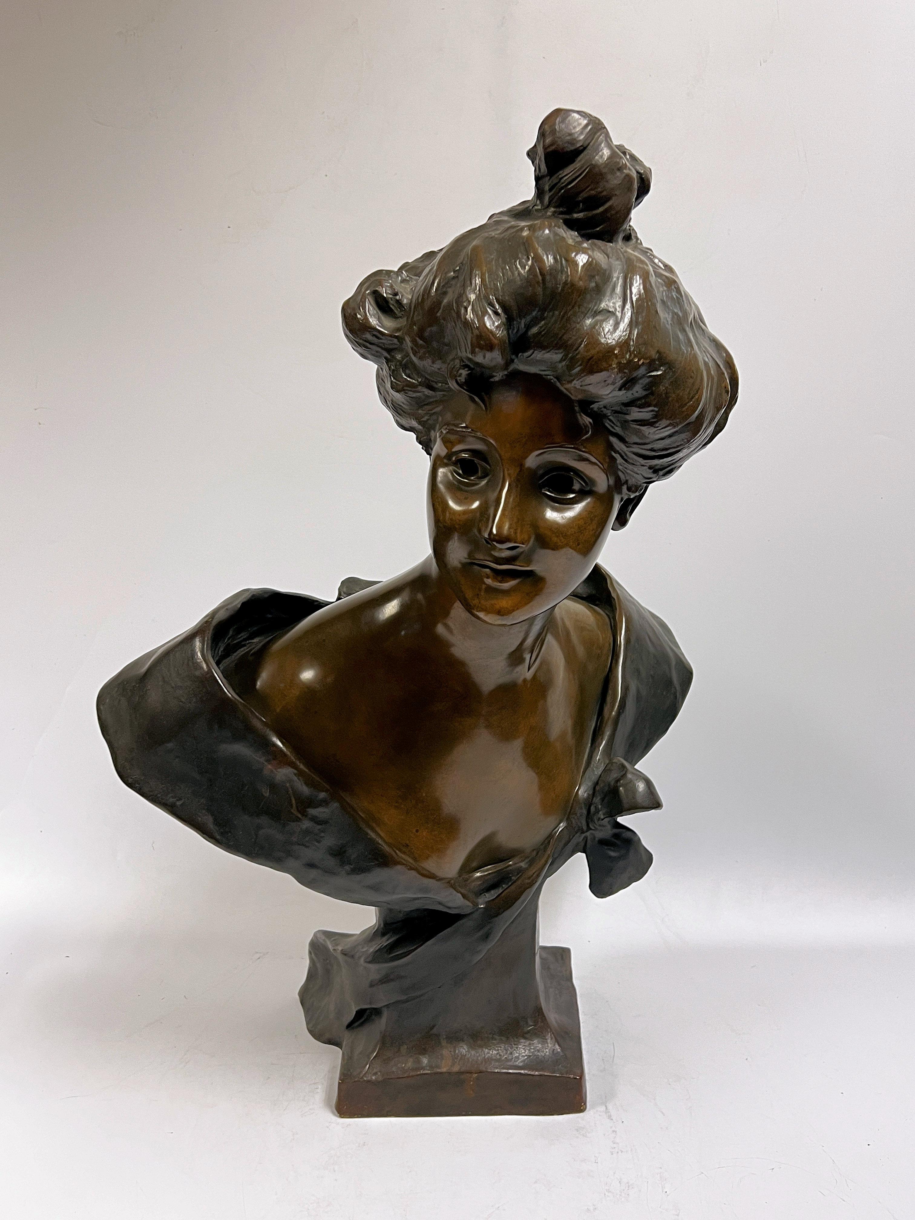 Jugendstil-Büste einer weiblichen Bronzebüste aus Bronze von George van der Straeten (1856-1928) (19. Jahrhundert) im Angebot