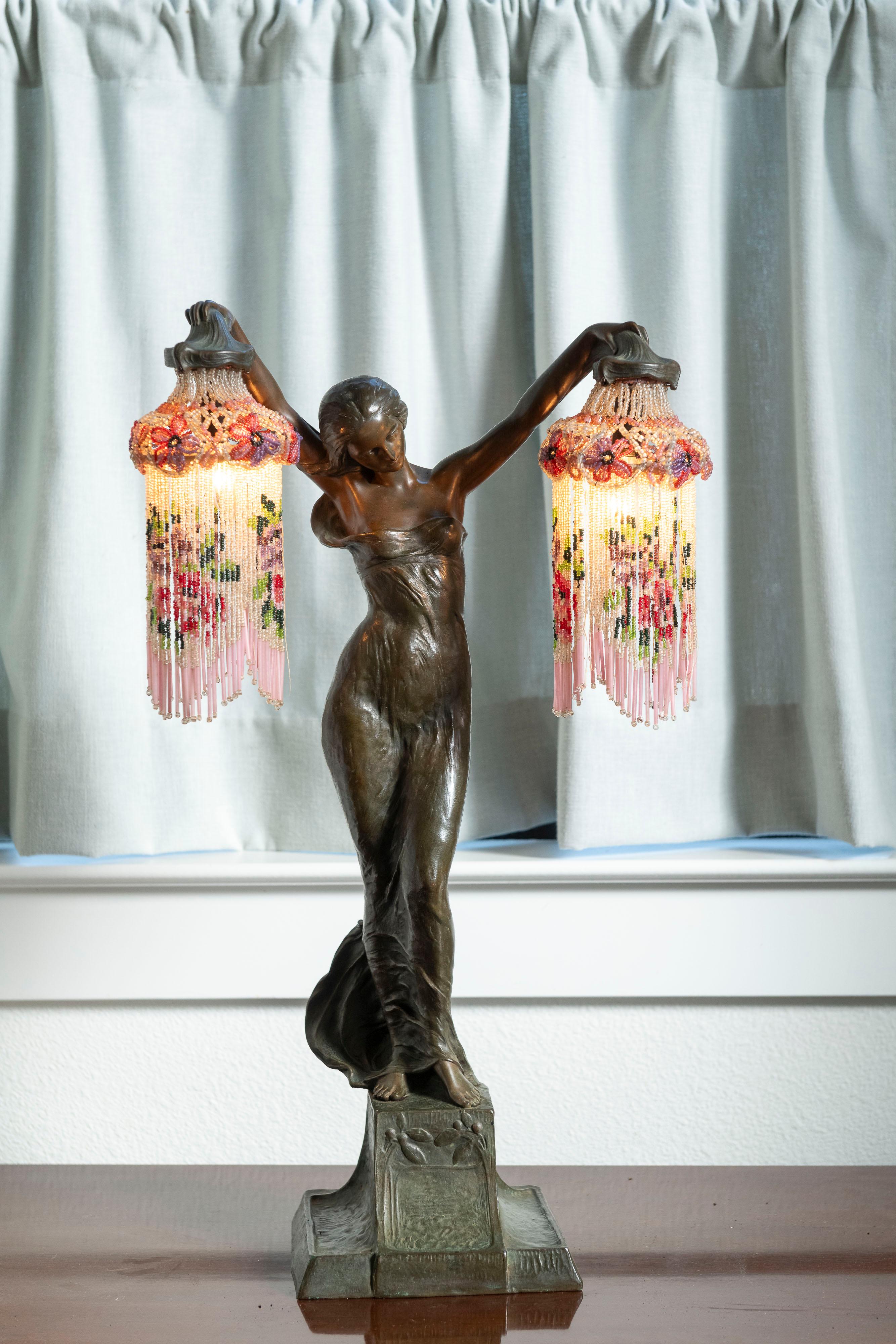 Art Nouveau Bronze Figural Lamp, Glass Beads, Teresczchuk (1875-1963) Austrian For Sale 6