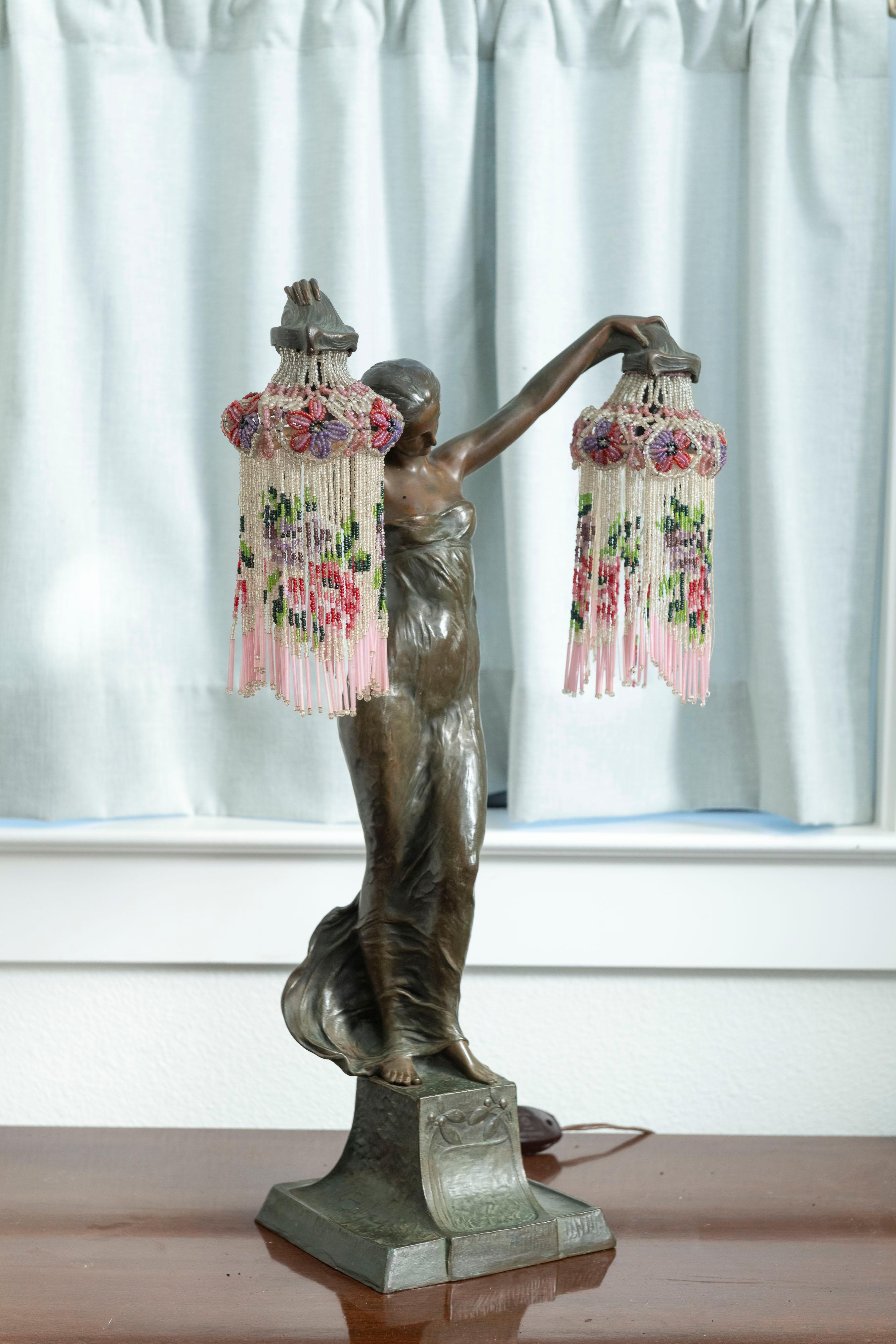 Art Nouveau Bronze Figural Lamp, Glass Beads, Teresczchuk (1875-1963) Austrian For Sale 9