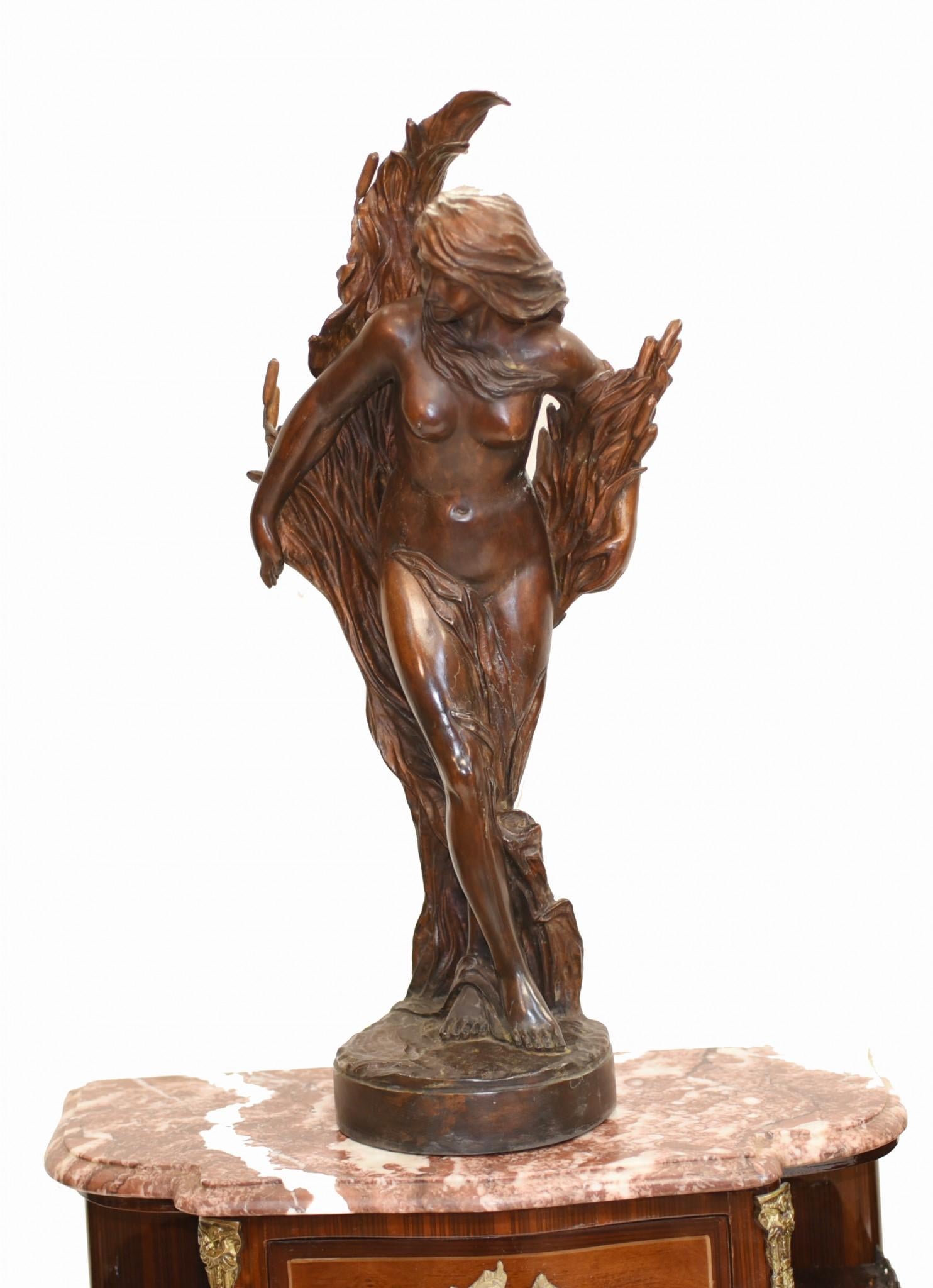 Art nouveau bronze statue of a naked female
Great patina to the bronze and the artist has really captured the beauty to the naked female form
Great energy and movement to the piece in classic art nouveau style
Will ship to anywhere in the world -