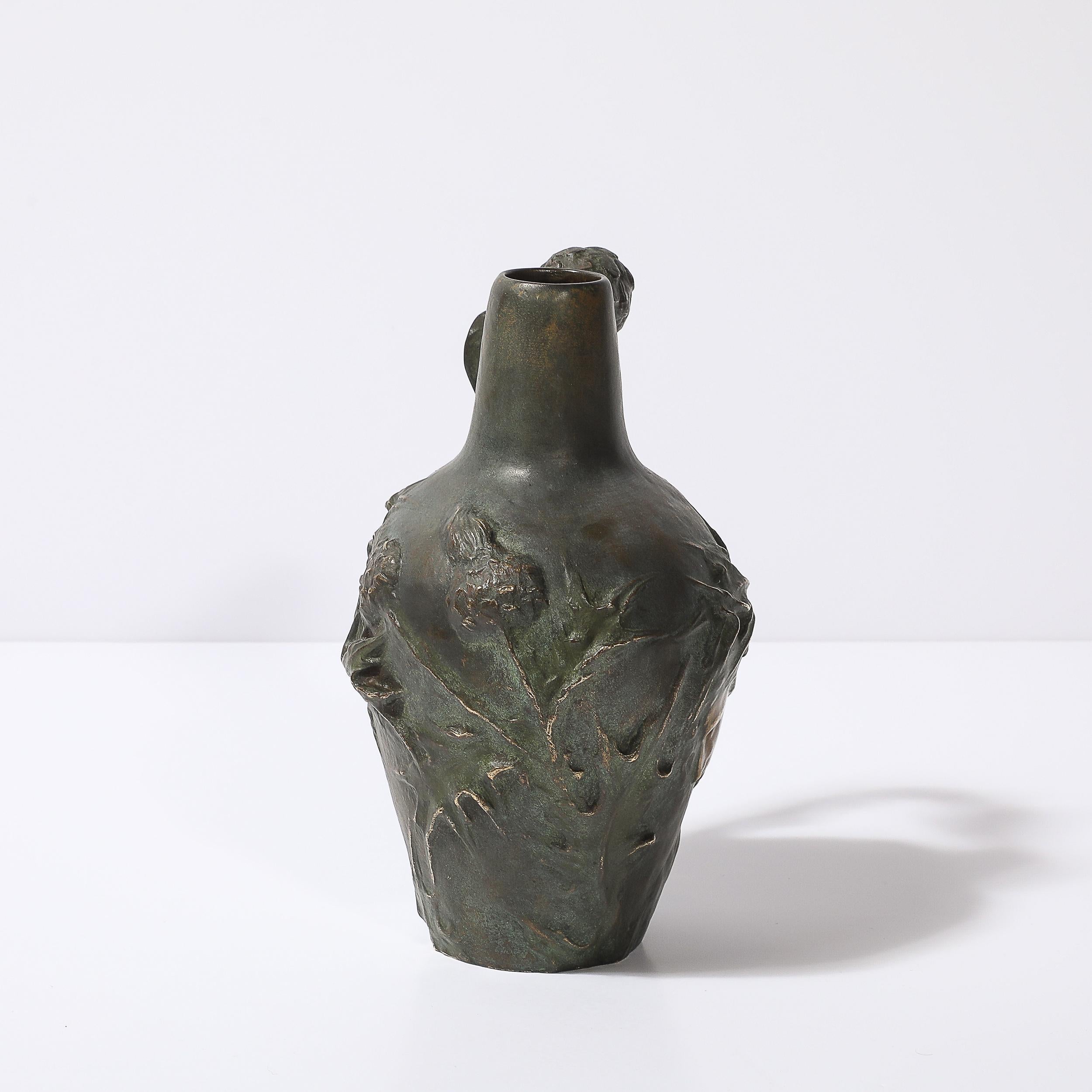 Inizio XX secolo Fanciulla in bronzo Art Nouveau con cardo mariano firmata Jeanne Jozon in vendita