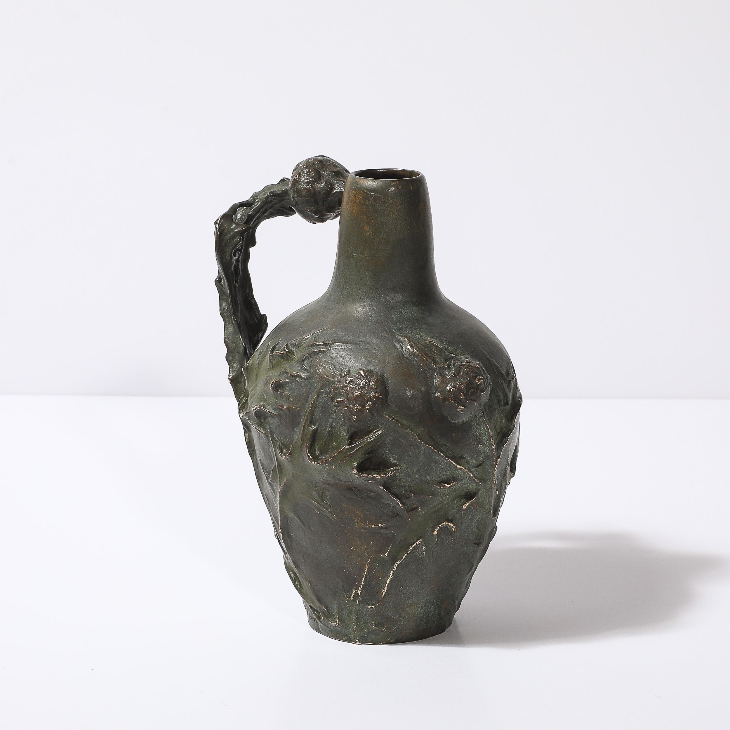 Bronzo Fanciulla in bronzo Art Nouveau con cardo mariano firmata Jeanne Jozon in vendita