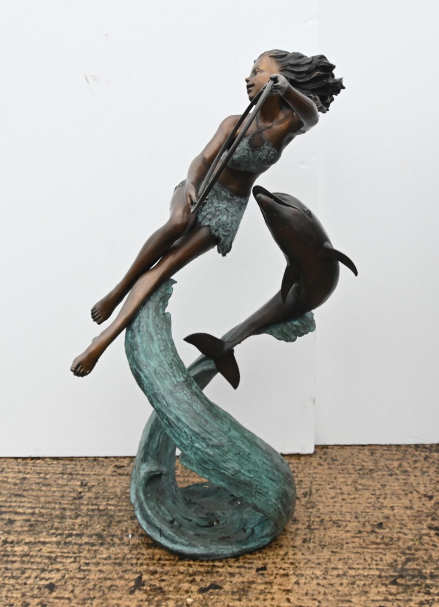 Jugendstil Bronze-Brunnen, Delphin-Mädchen-Garten-Guss aus Bronze (Art nouveau) im Angebot
