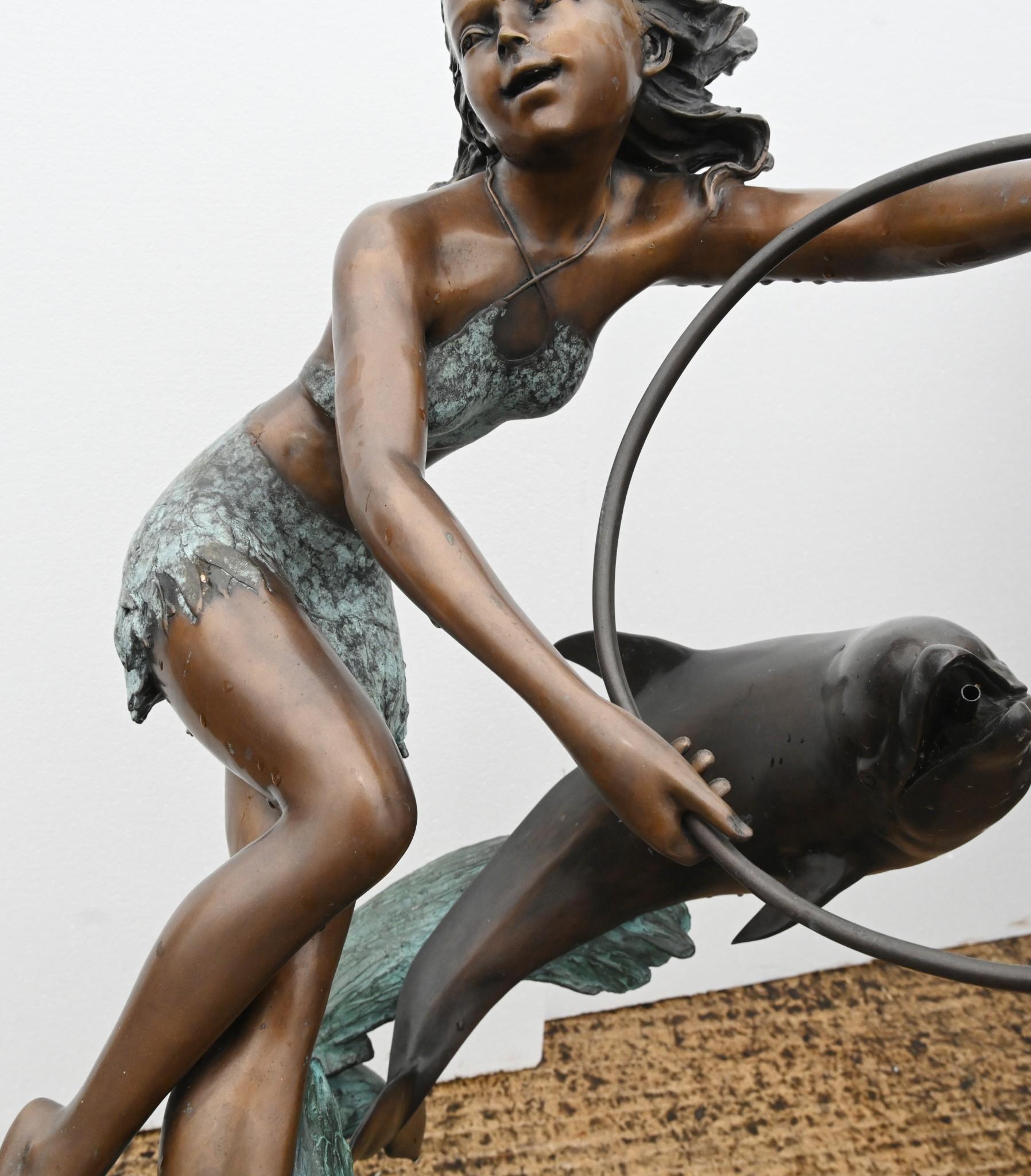 Jugendstil Bronze-Brunnen, Delphin-Mädchen-Garten-Guss aus Bronze im Angebot 4
