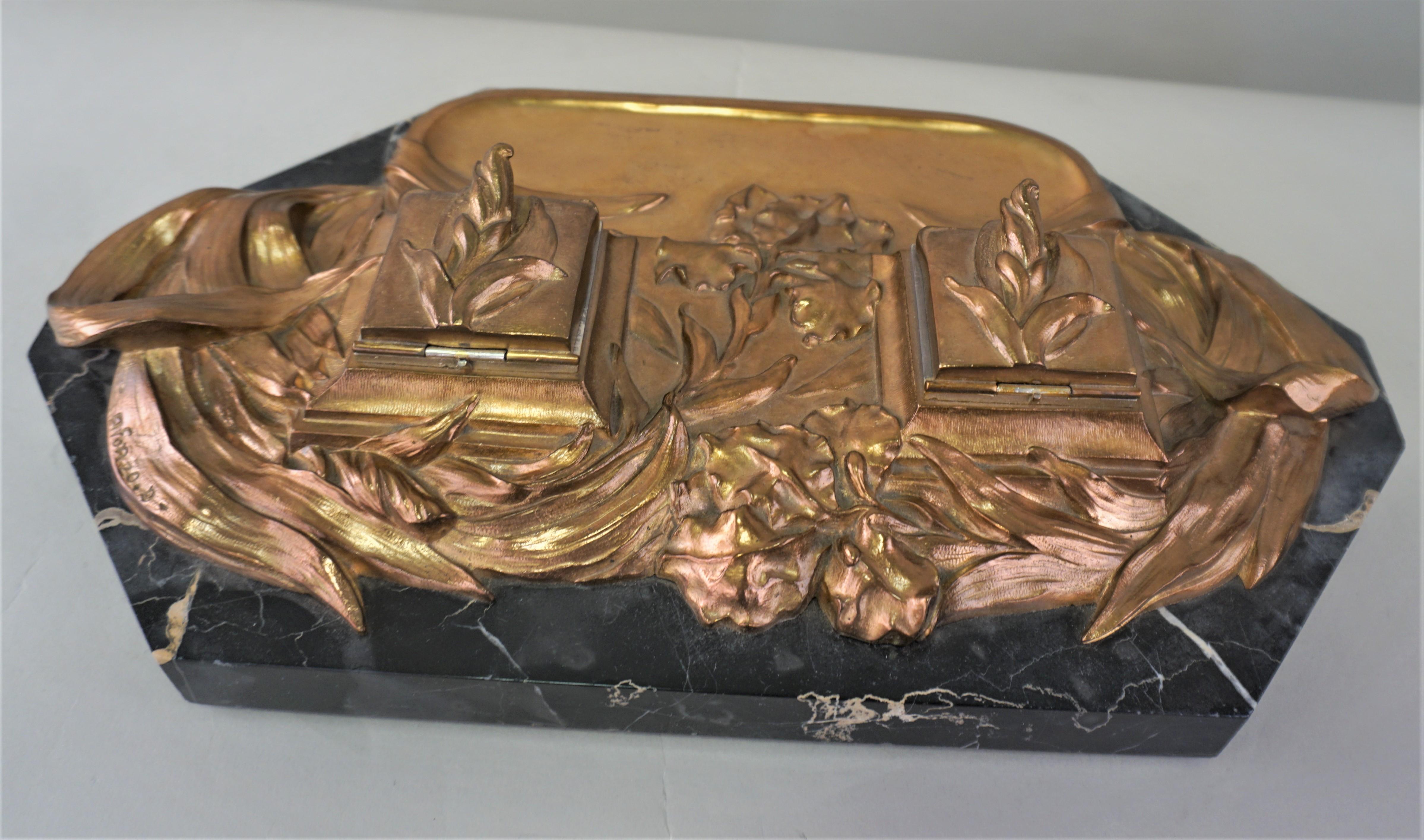 Français Encrier en bronze Art Nouveau de D. Alonzo en vente