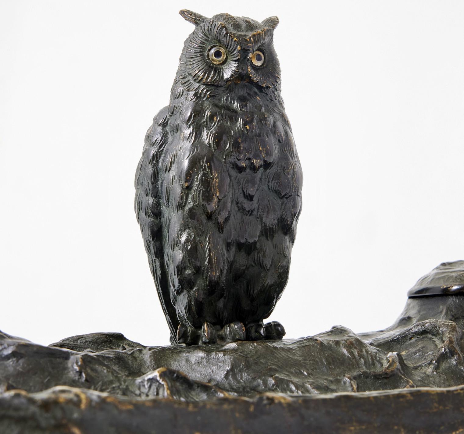 Early 20th Century Art Nouveau Bronze Inkwell with an Owl For Sale