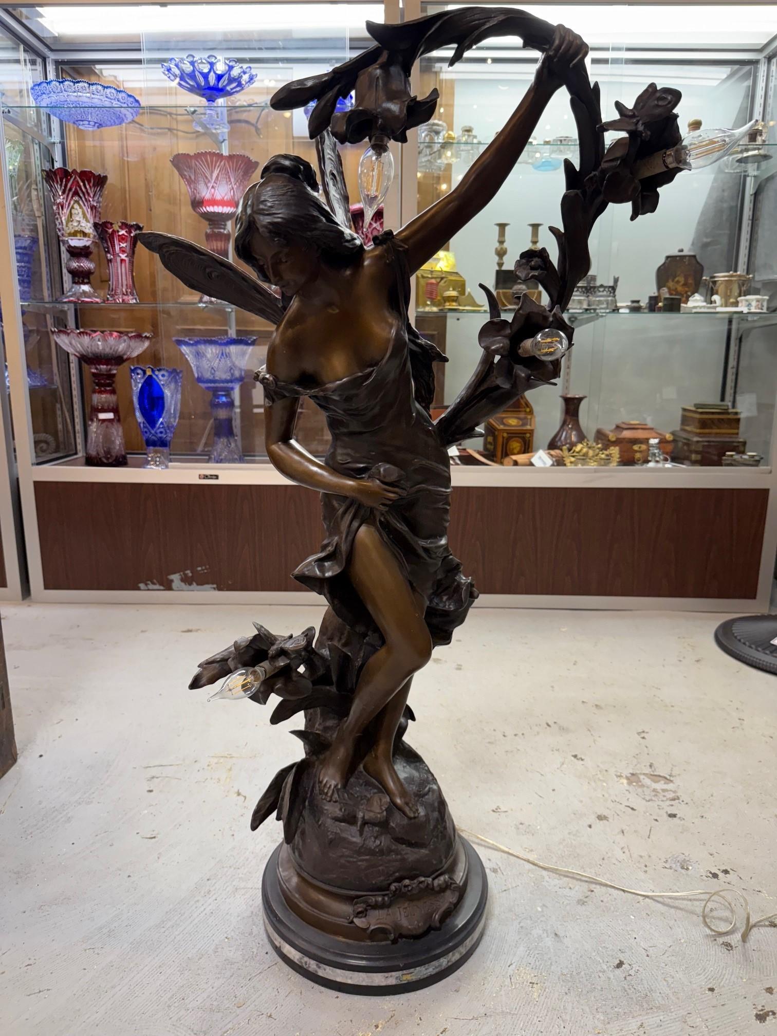 Lampe en bronze Art Nouveau d'après la statue de champagne Pierre-Etienne LA JEUNESSE en vente 9