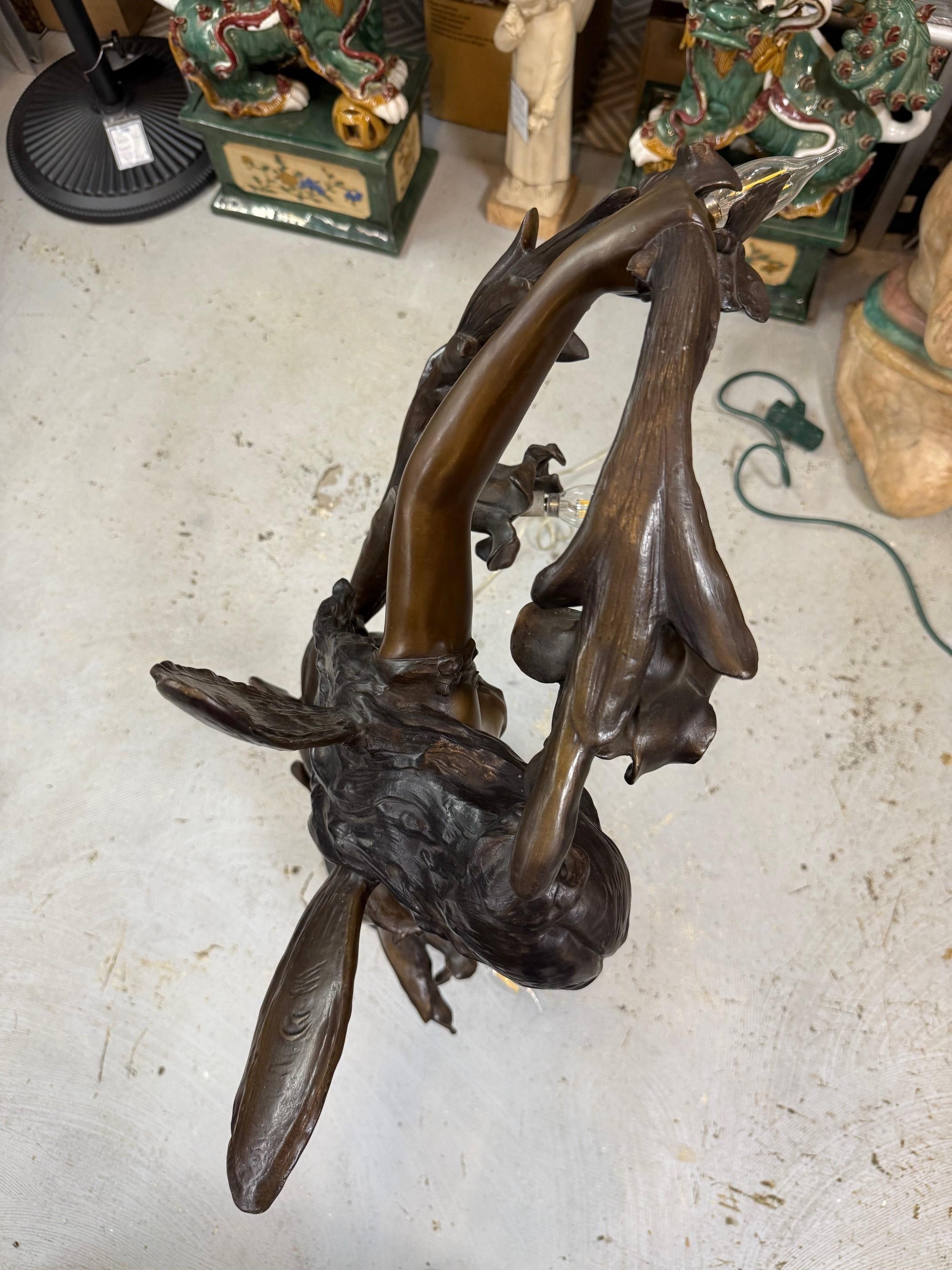 Lampe en bronze Art Nouveau d'après la statue de champagne Pierre-Etienne LA JEUNESSE en vente 2