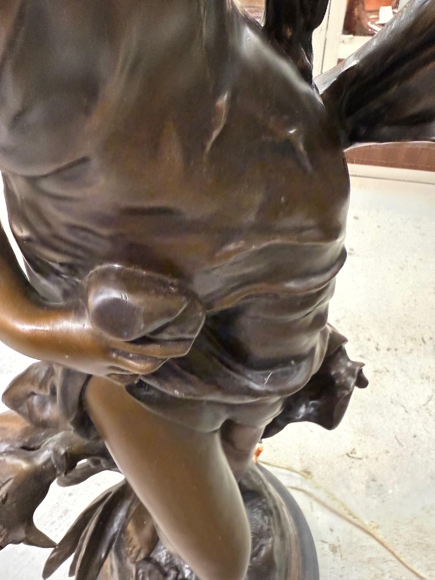 Lampe en bronze Art Nouveau d'après la statue de champagne Pierre-Etienne LA JEUNESSE en vente 4