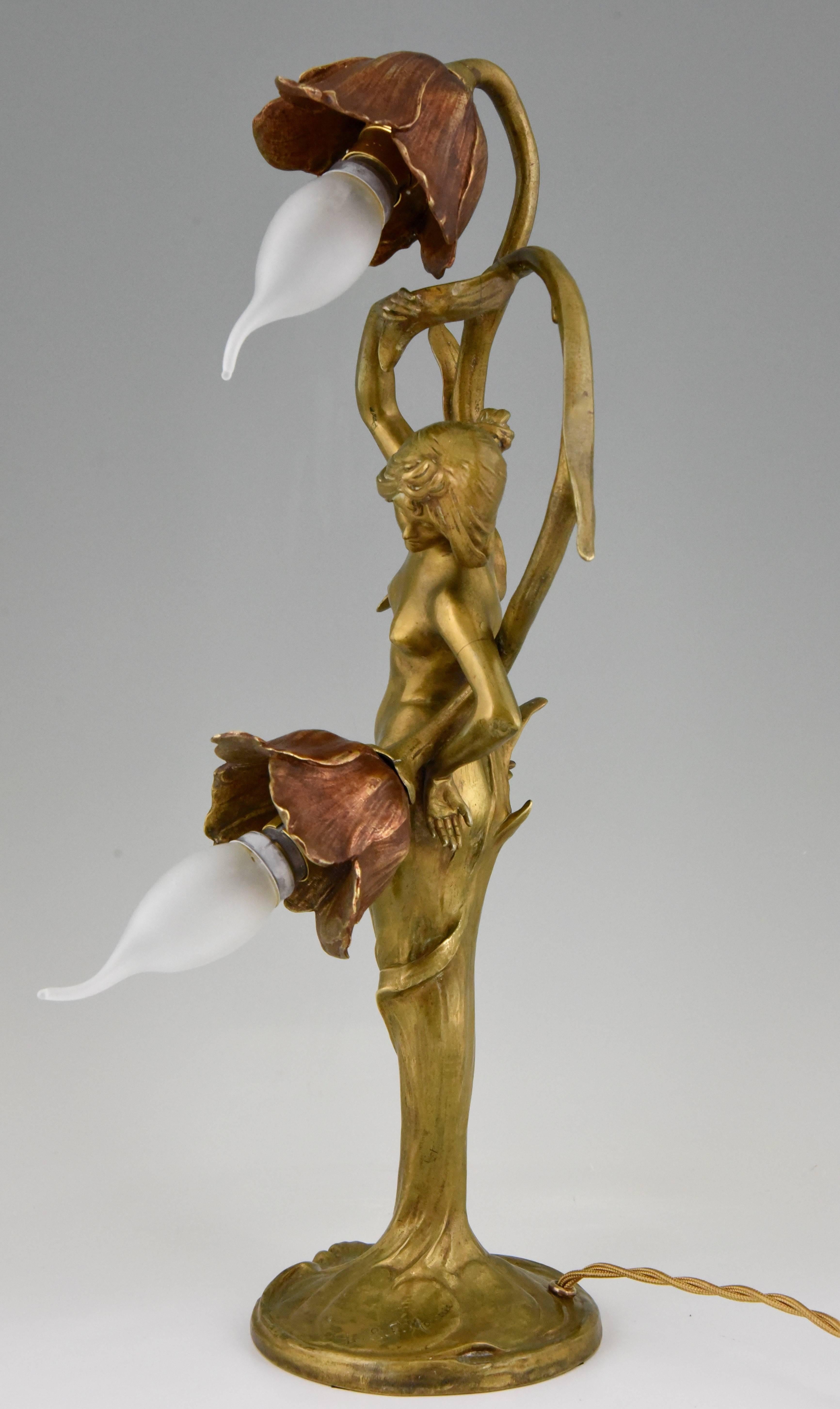 20ième siècle Lampe en bronze Art Nouveau Dame nue avec des fleurs Louis & François Moreau, 1900