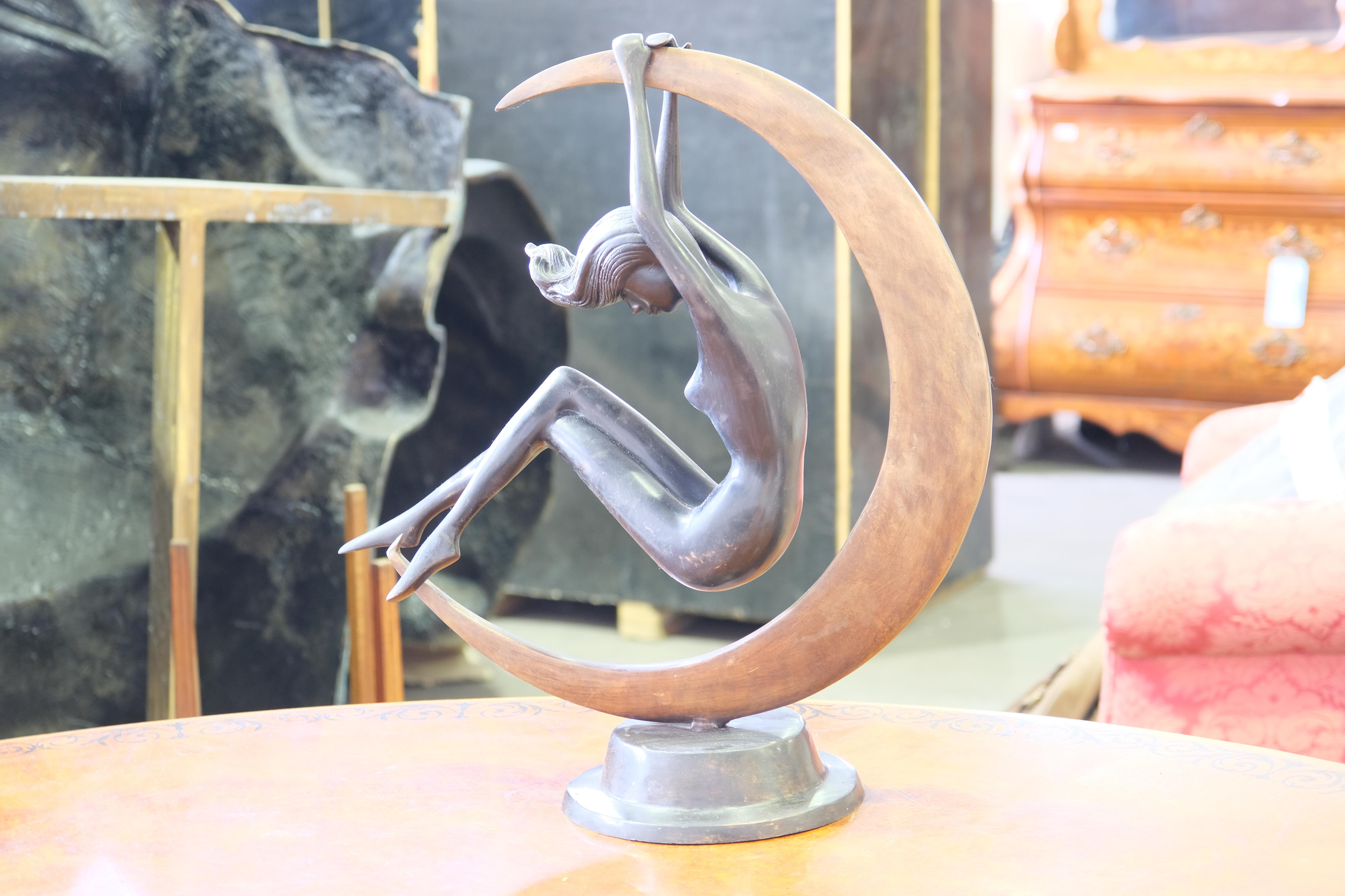 Figurina di luna femminile nuda in bronzo Art Nouveau, XIX secolo in vendita 1