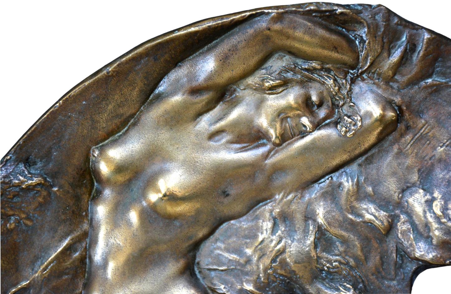Art nouveau Sculpture de nu féminin d'une palette de peintre en bronze Art Nouveau Alexandre Charpentier