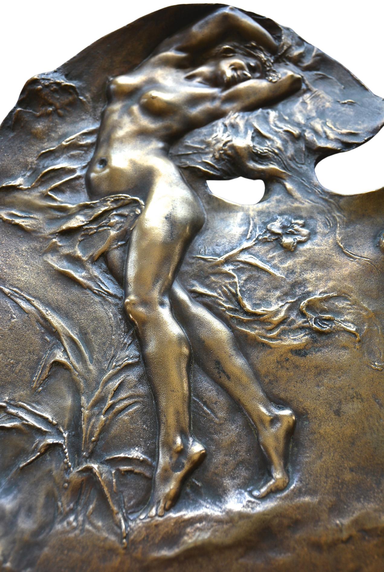 Sculpture de nu féminin d'une palette de peintre en bronze Art Nouveau Alexandre Charpentier 1