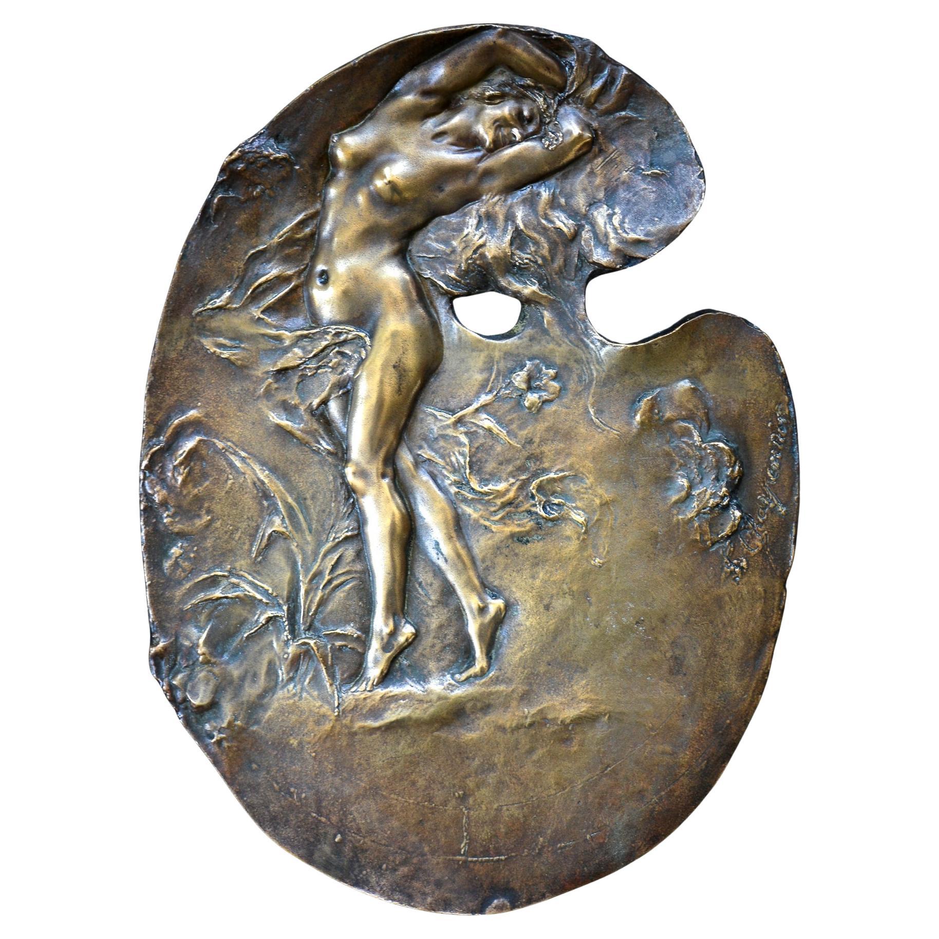 Sculpture de nu féminin d'une palette de peintre en bronze Art Nouveau Alexandre Charpentier
