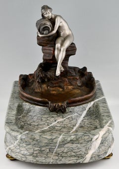 Jugendstil Bronze Skulpturales Tablett Indoor-Brunnen mit Aktdarstellung aus Bronze von Suzanne Bizard