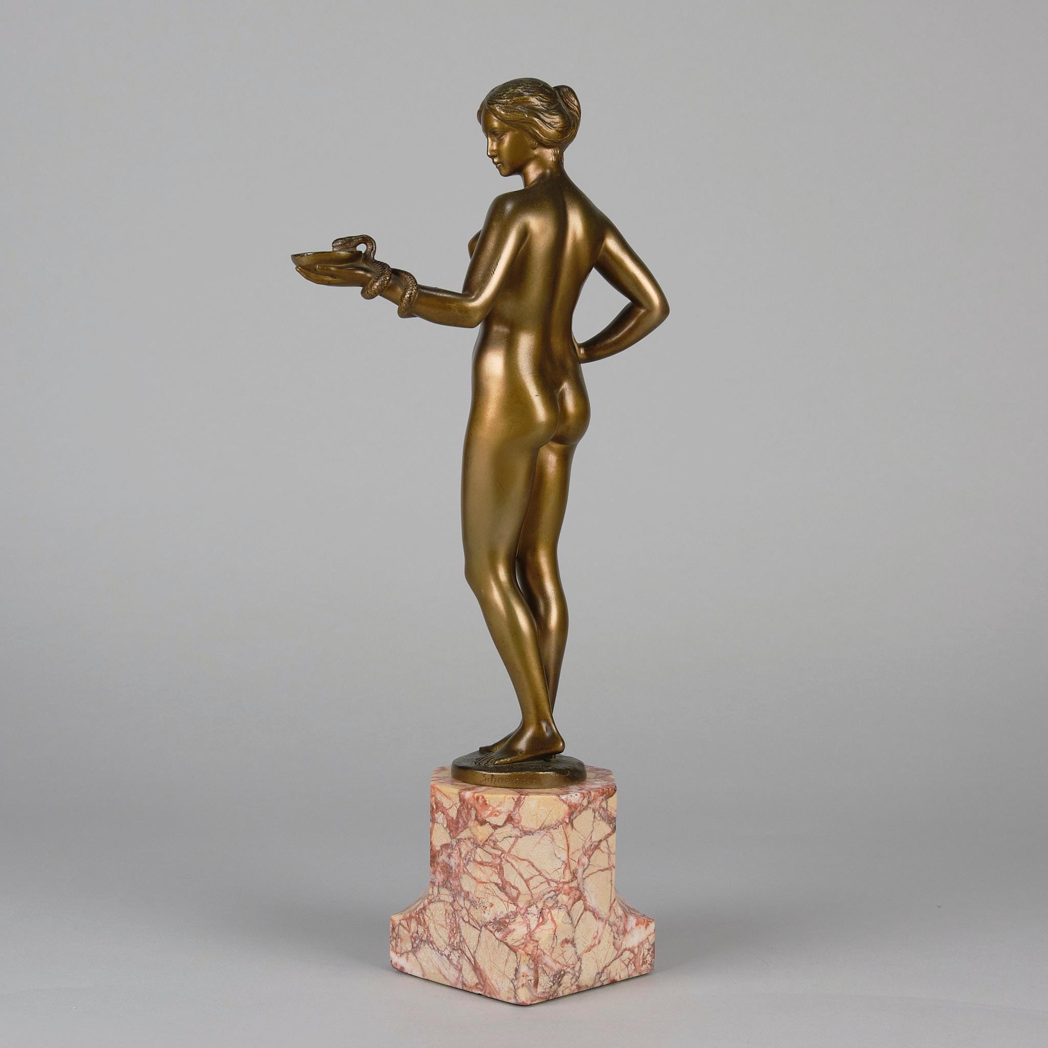 20ième siècle Sculpture en bronze Art Nouveau intitulée « Cléopâtre et Asp » par Schnauder en vente
