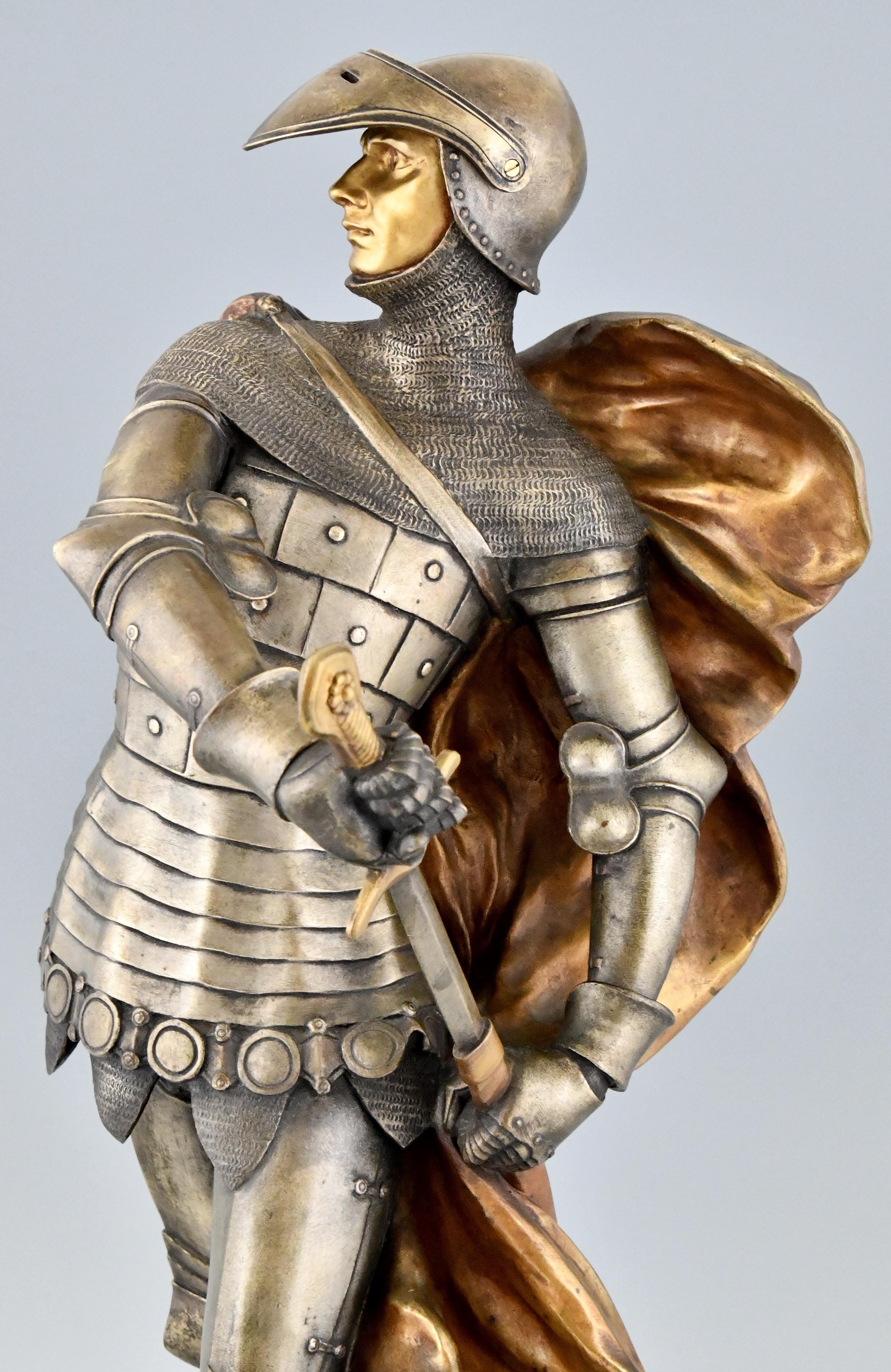 Art Nouveau Bronze Sculpture of a Knight in Armor, Lucas Madrassi In Good Condition In Antwerp, BE