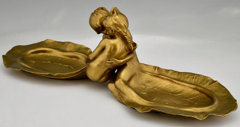 Art Nouveau Bronze Tray with Young Couple Kissing Max Blondat Soit Foundry, 1900 5