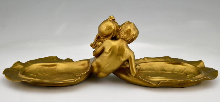 Art Nouveau Bronze Tray with Young Couple Kissing Max Blondat Soit Foundry, 1900 2