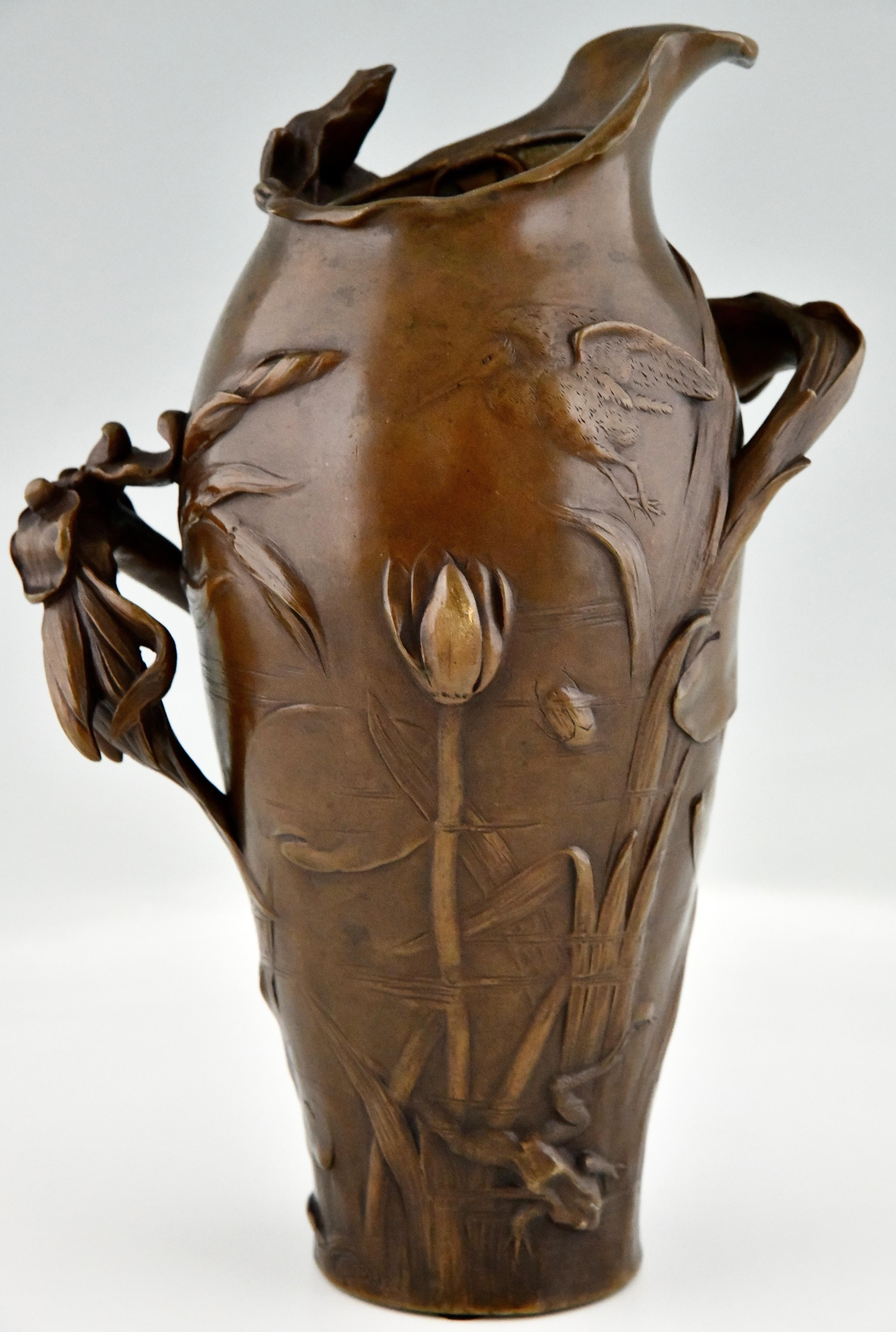 Art Nouveau Bronze Vase by Frederic Debon France 1902 Frog, Flowers En Dragonfly In Good Condition In Antwerp, BE