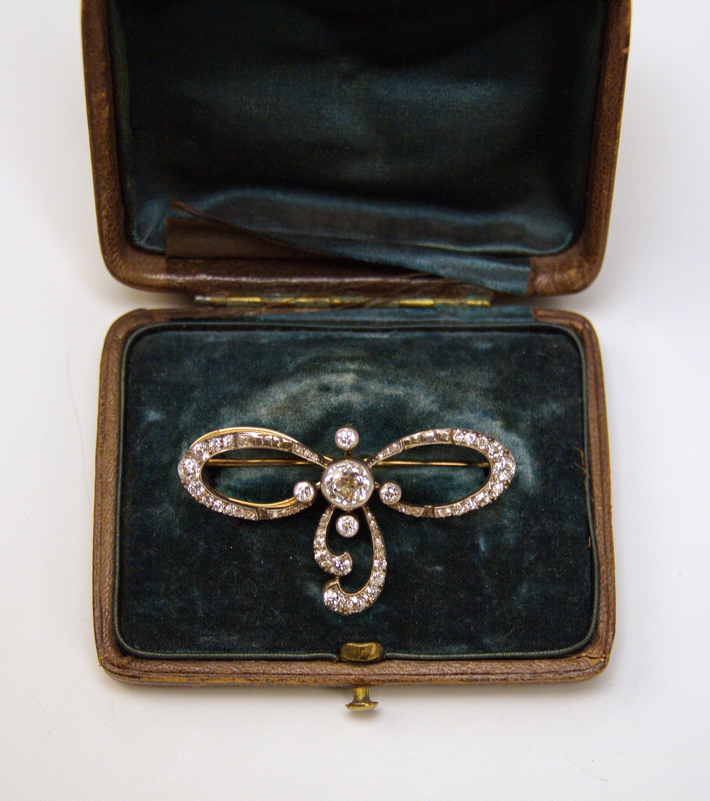 Old European Cut Art Nouveau Brooch Pendant Gold 14 Carat Diamonds (2.50 Carat), circa 1900 For Sale