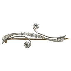 Spilla in stile Art Nouveau con diamanti a taglio "old mine" fino a 0,92 ct, in oro 18 carati e platino