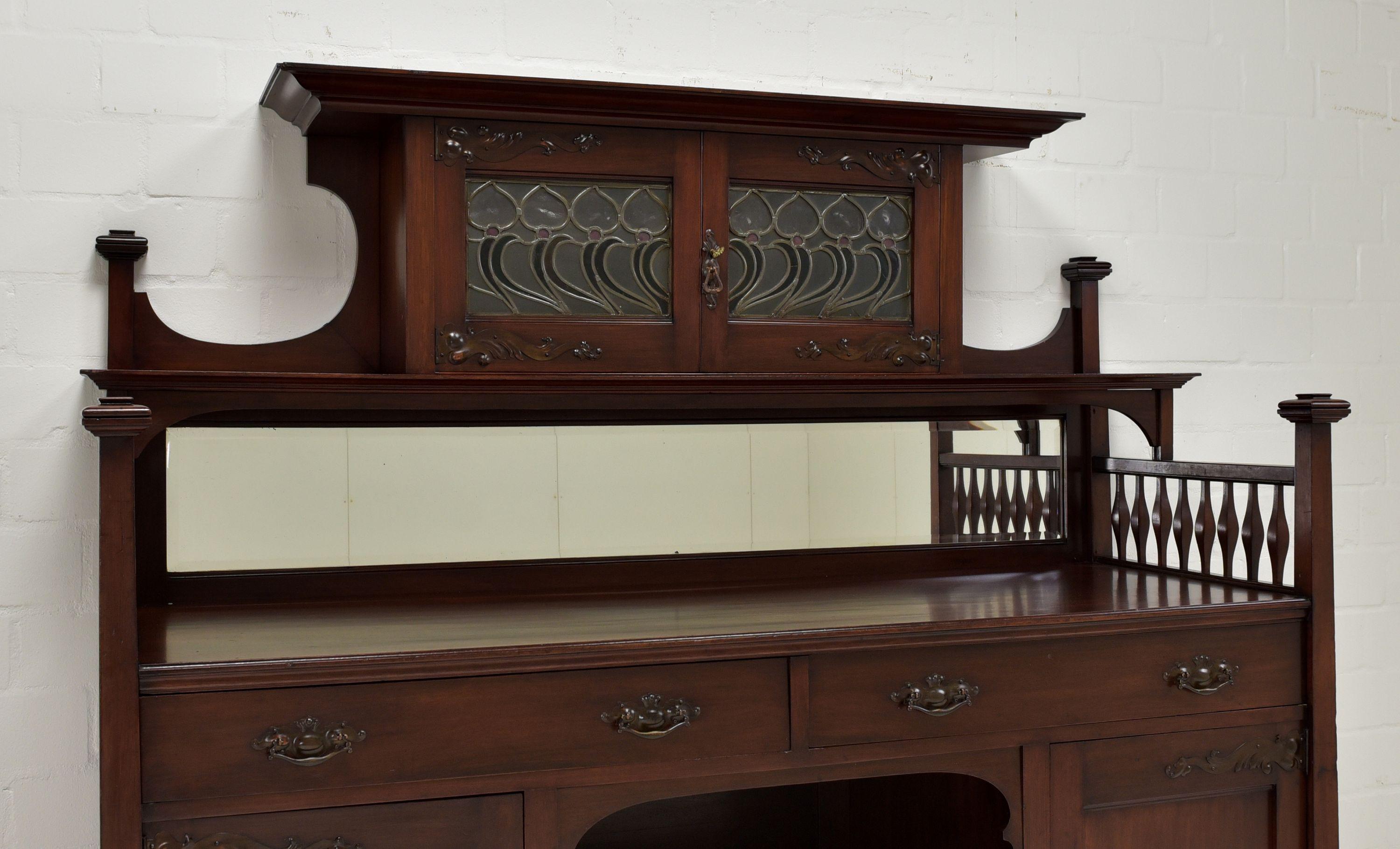 Art Nouveau Buffet Cabinet / Credenza / Sideboard in Mahogany, circa 1900 For Sale 3