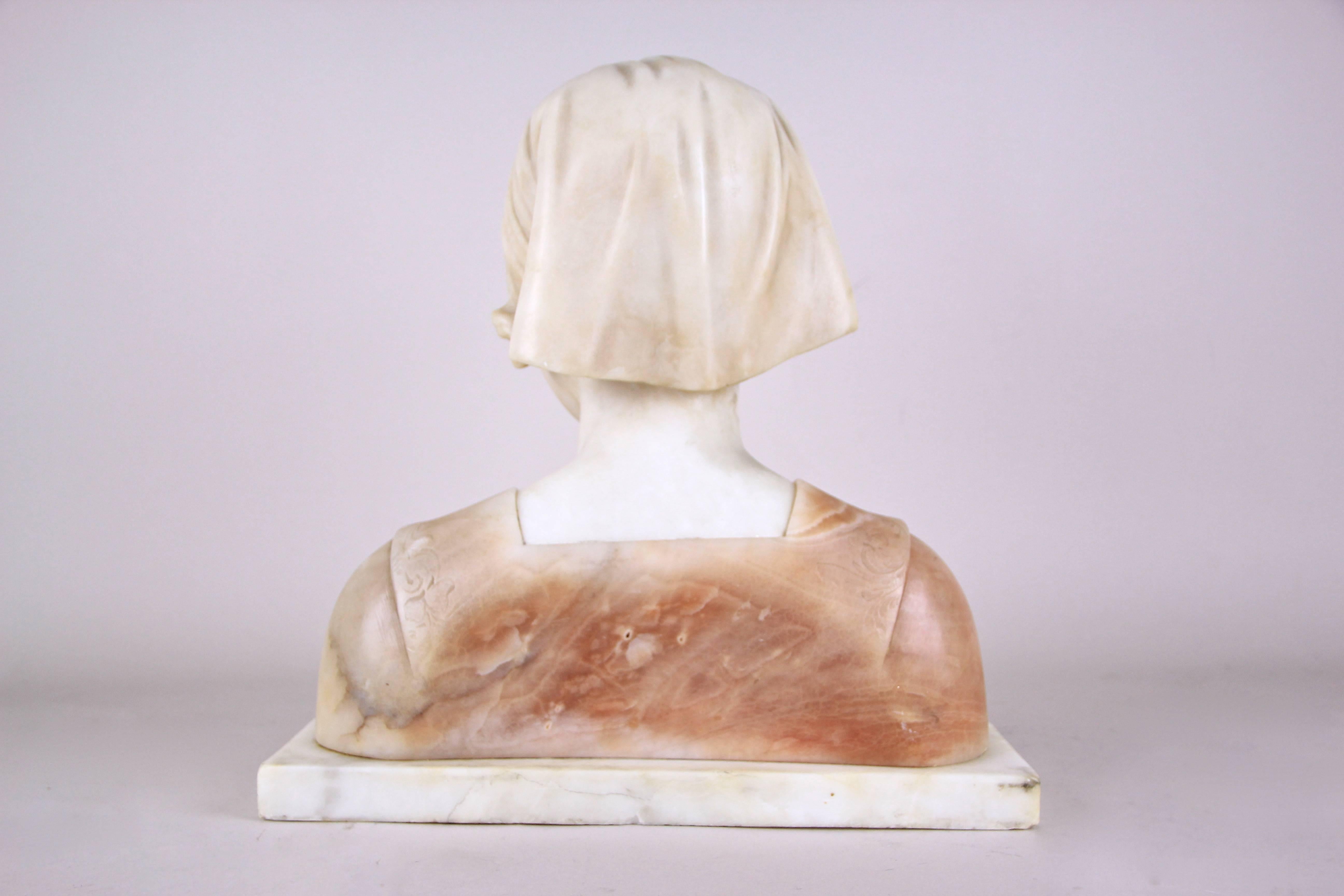 20th Century Art Nouveau Bust Alabaster, Italy circa 1900