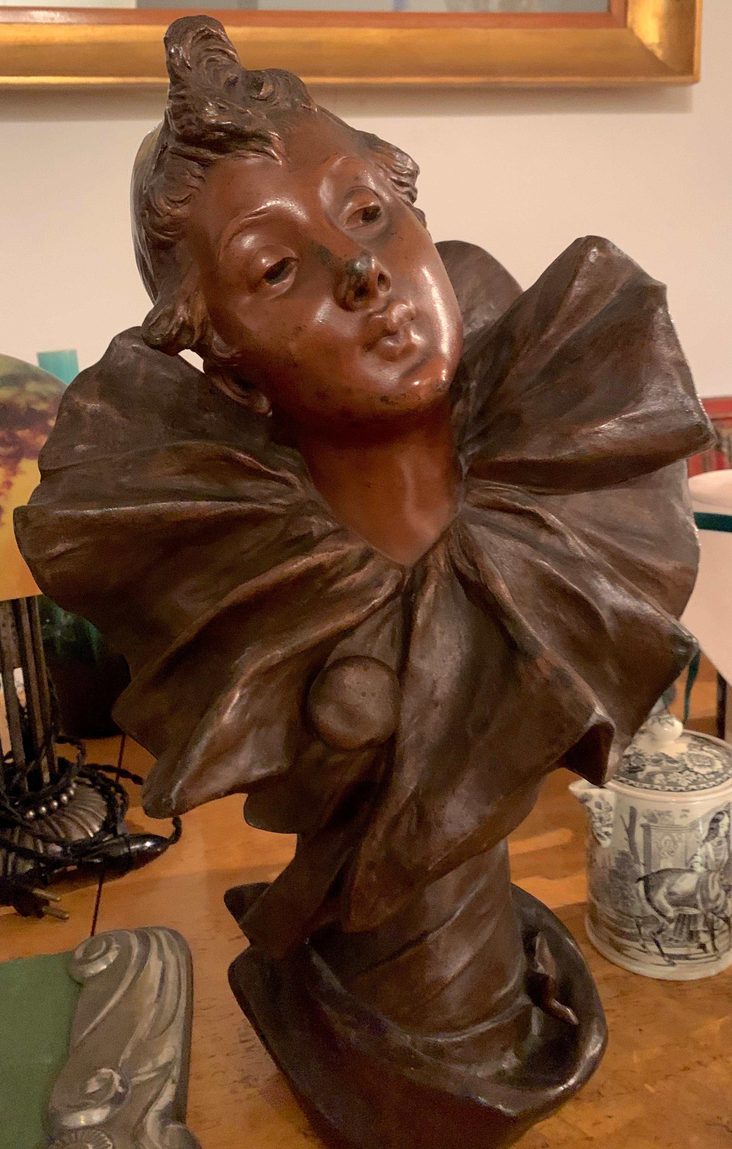 Art Nouveau Bust of a Pierrette Female Pierrot For Sale 4